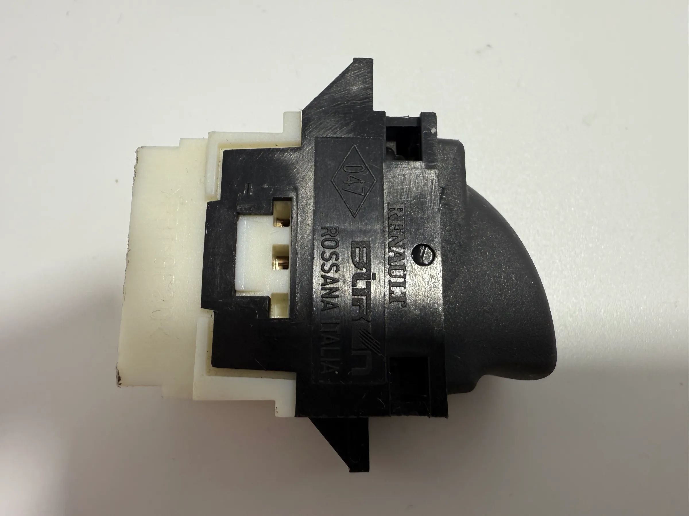 อะไหล่แท้ Renault Laguna I (B56 / 556) 1.8 สวิตช์กระจกไฟฟ้าสีขาว 7700417486