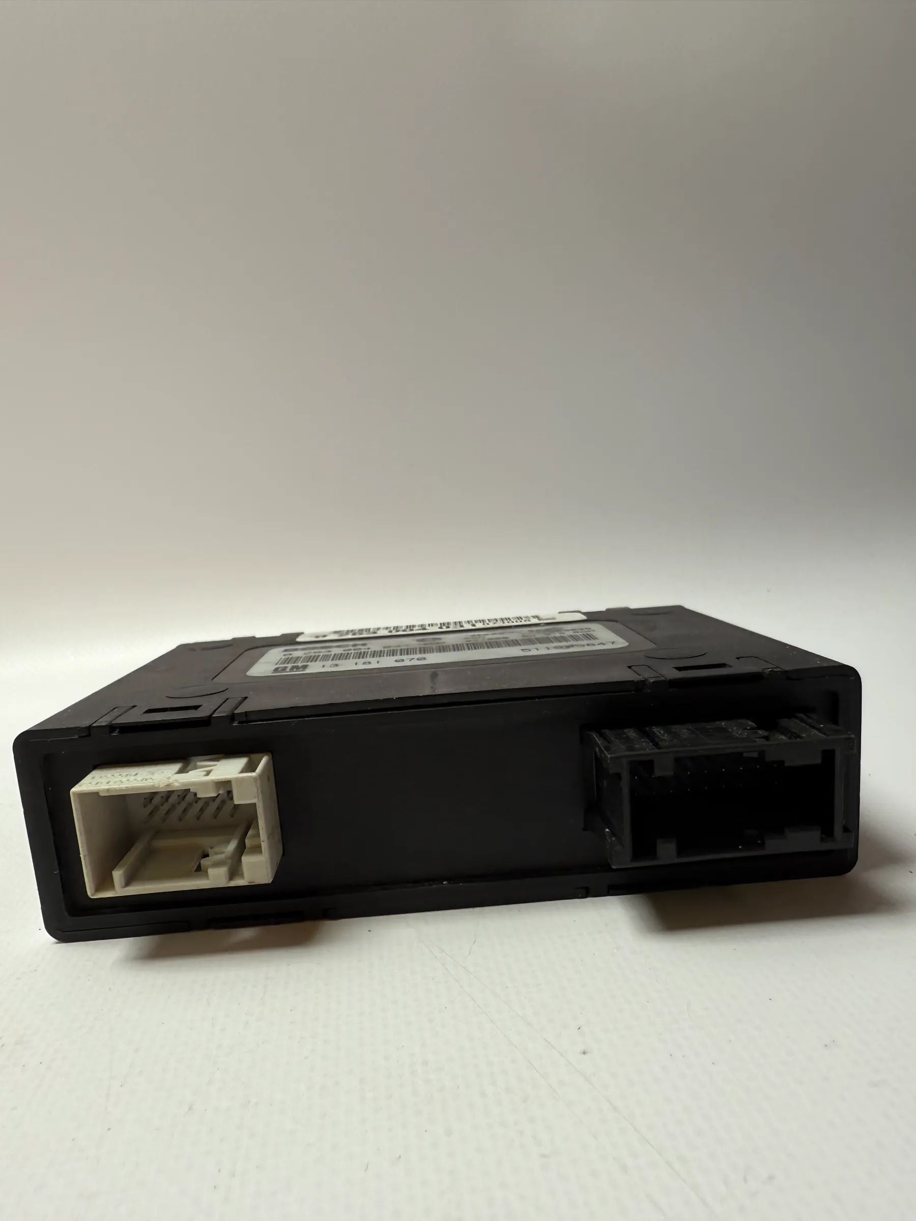 Оригинальный блок управления парктроником Opel Vectra C / Signum 3.0 13181070 / 0263004031