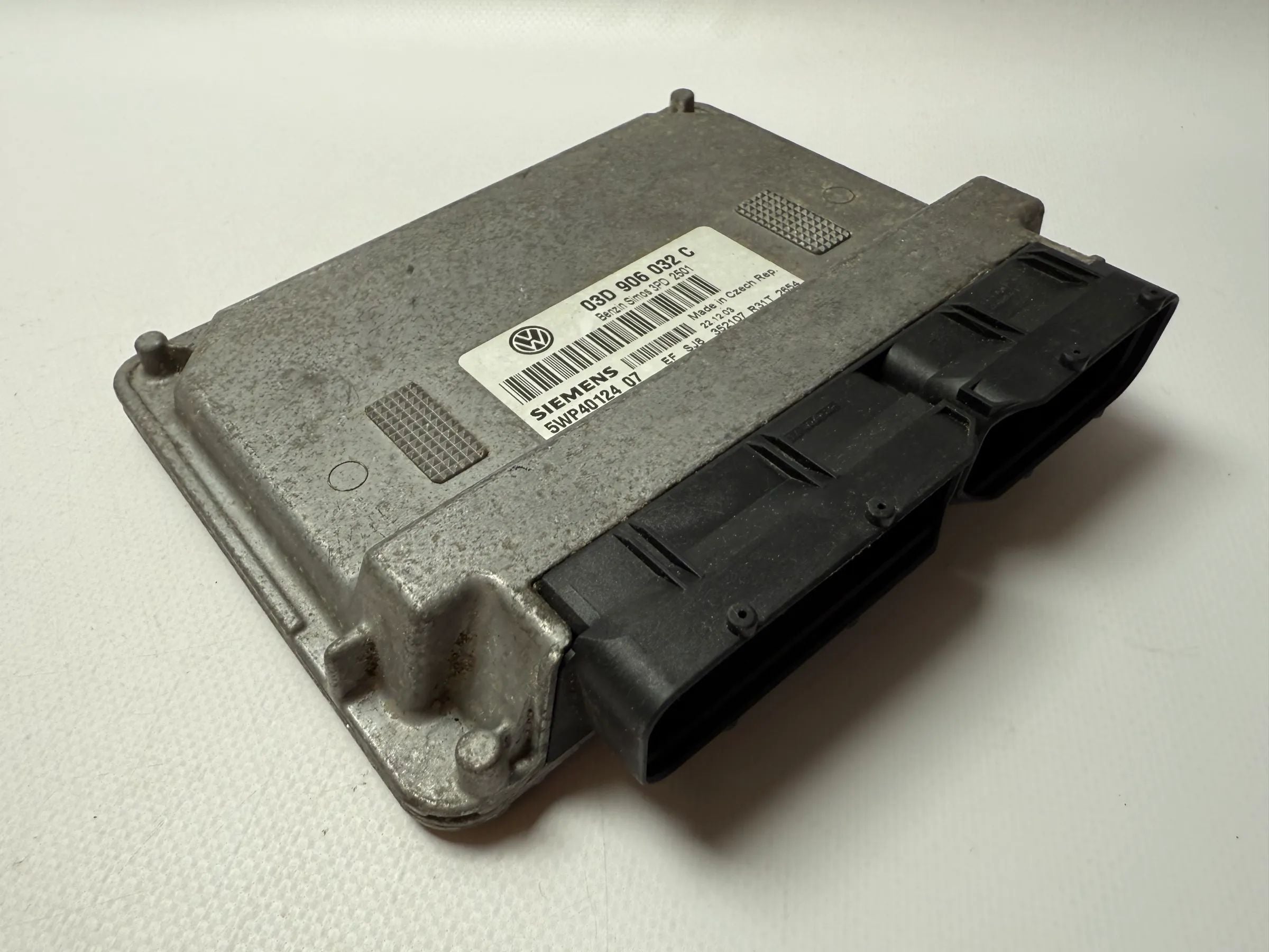 Original VW Polo 9N 1.2 40kW 2004 Engine Control Unit 03D906032C / 5WP40124 07