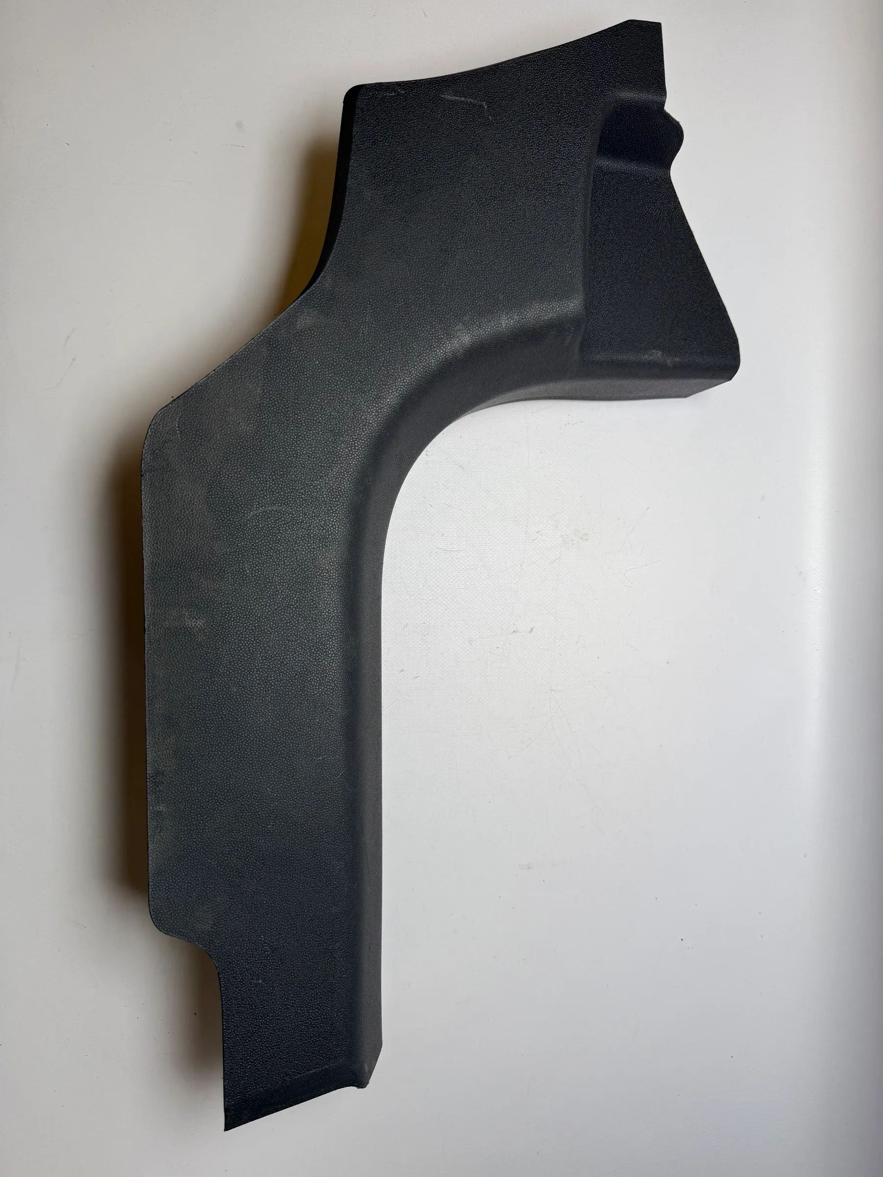 Оригинальная накладка порога правая OPEL Zafira B 1.9 D 13129335 - auto-veritas.com/ru