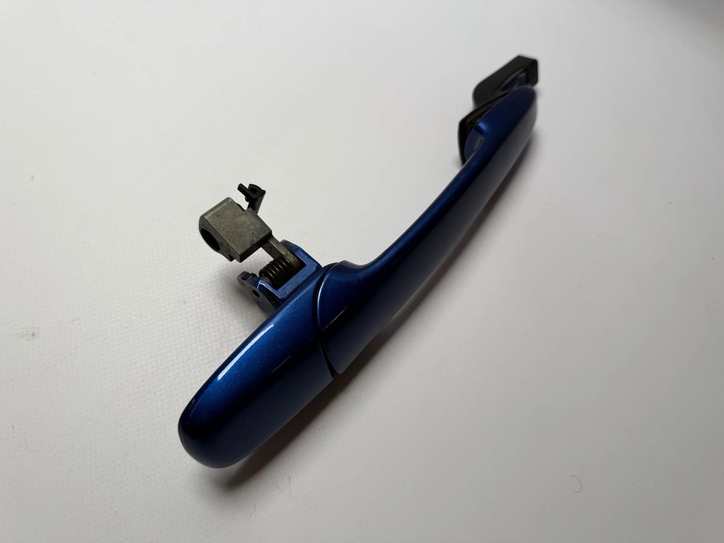 Оригинальная правая передняя синяя ручка двери Mazda 6 GJ6L