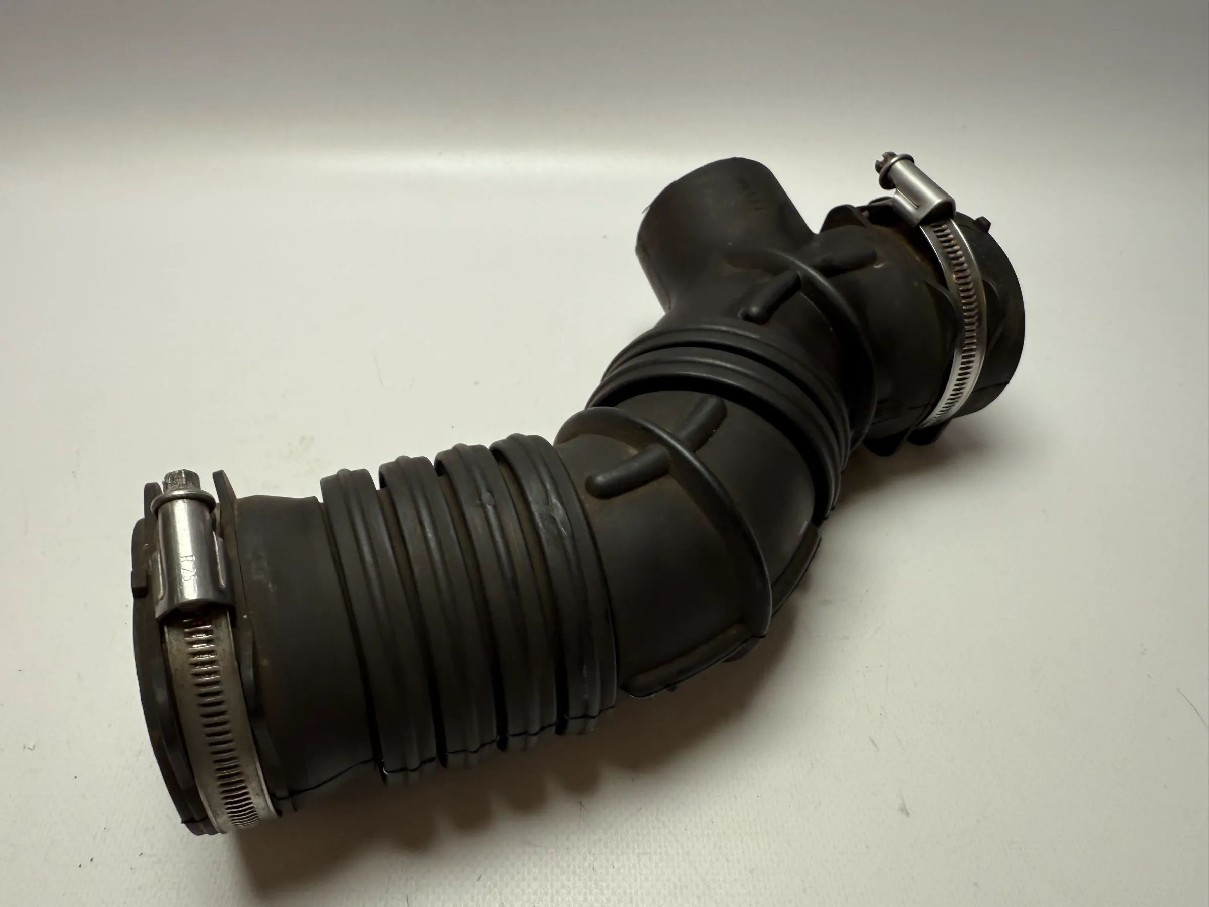 Original RENAULT Megane air intake hose 8200185087