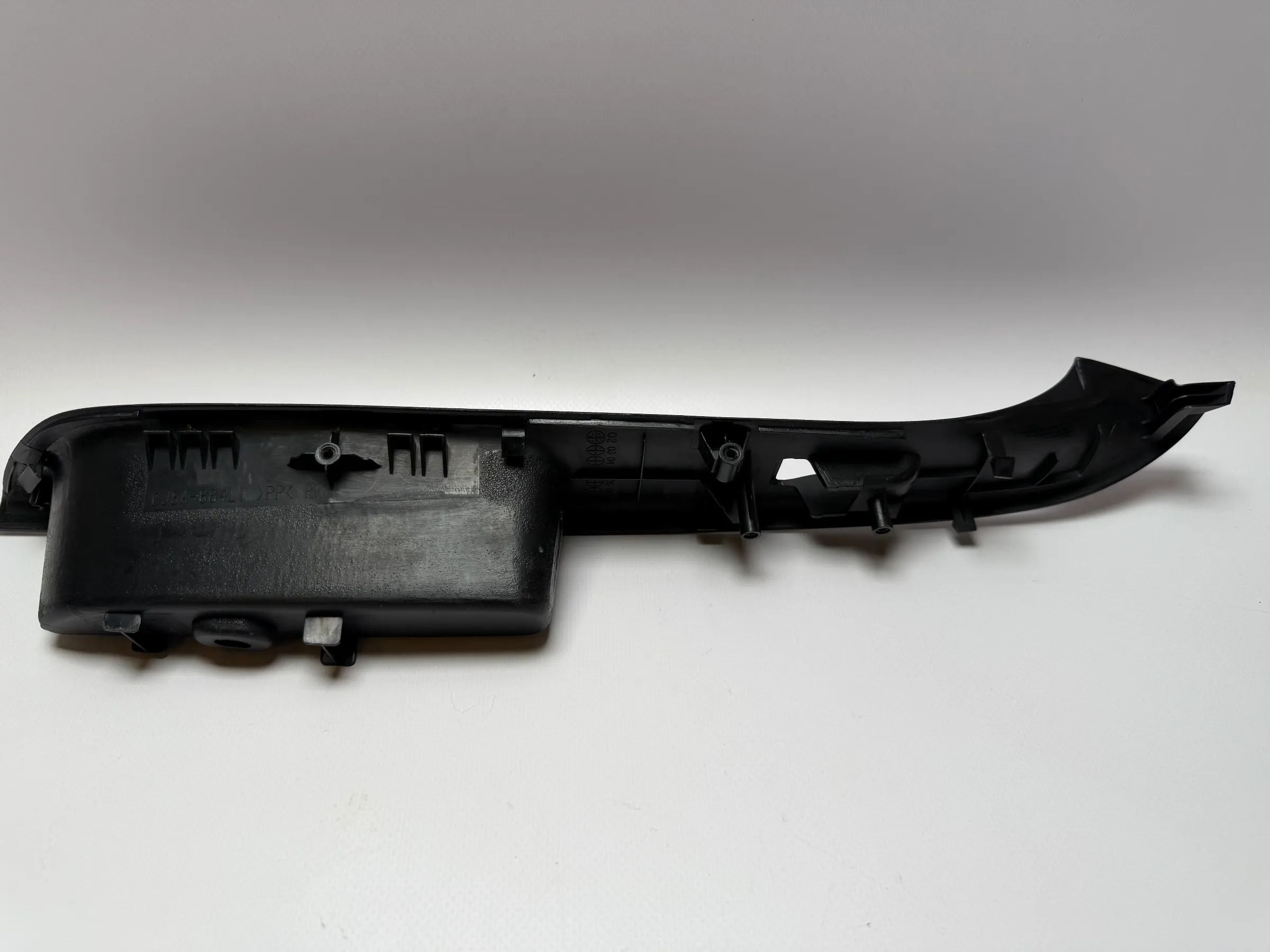 Original Mazda 6 (GY, GG) Moldura Interruptor Elevalunas Derecho GJ6A-684L1