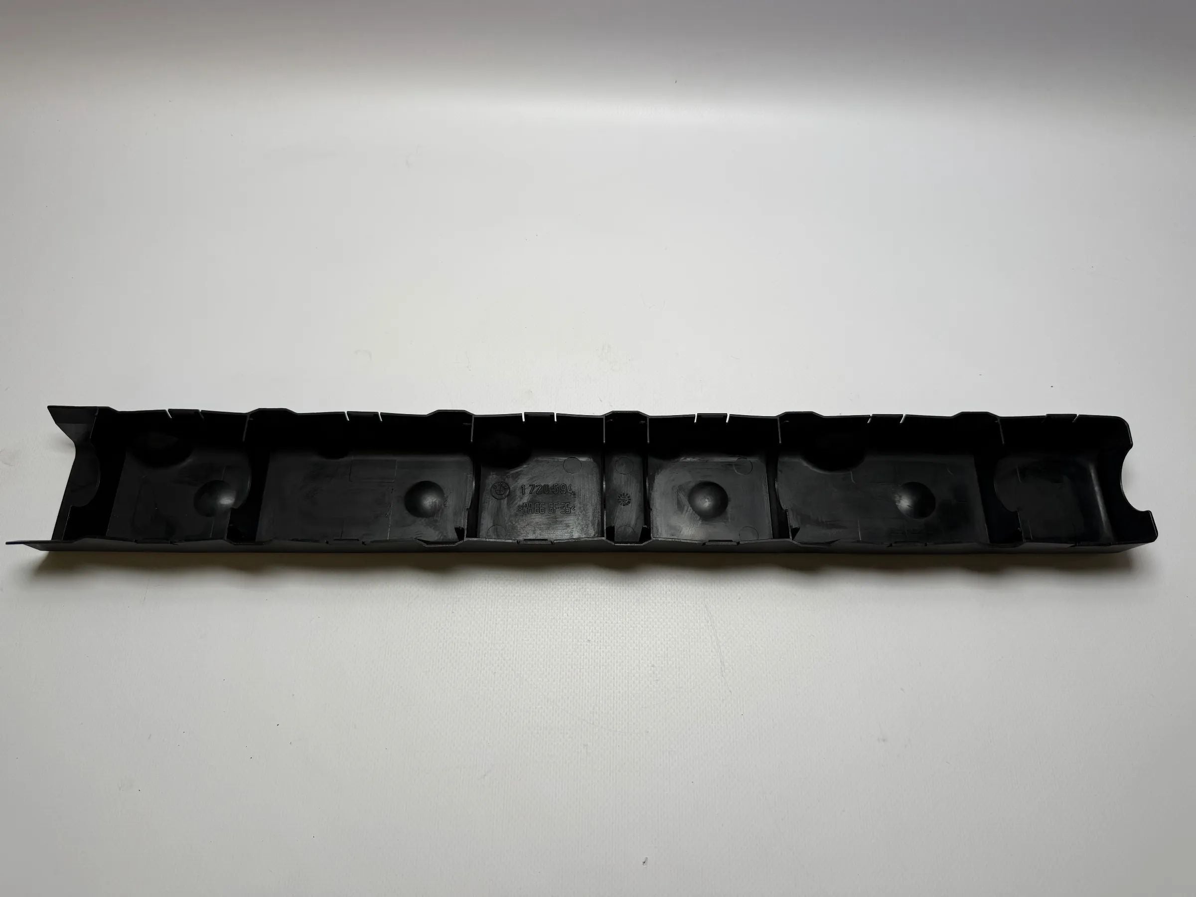 Оригинальная крышка клапанов BMW 3 E36 1995 бензин 110 кВт 1720594 BEW4243