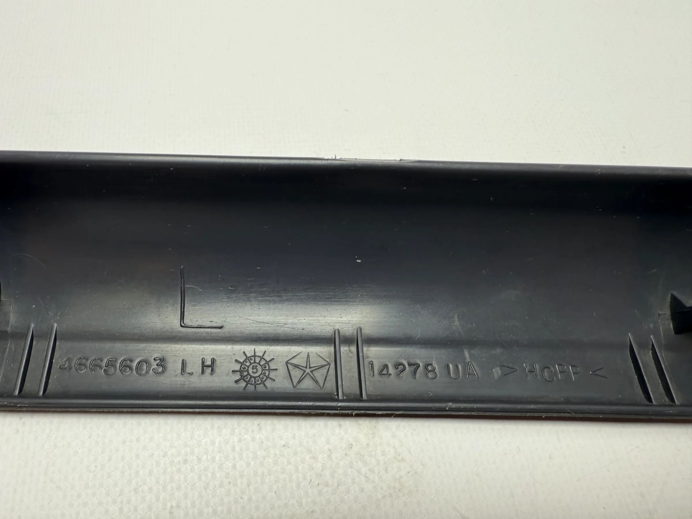 Oryginalna lewa listwa progowa Chrysler Stratus Cabrio 97 JX 2x 4665603 LH