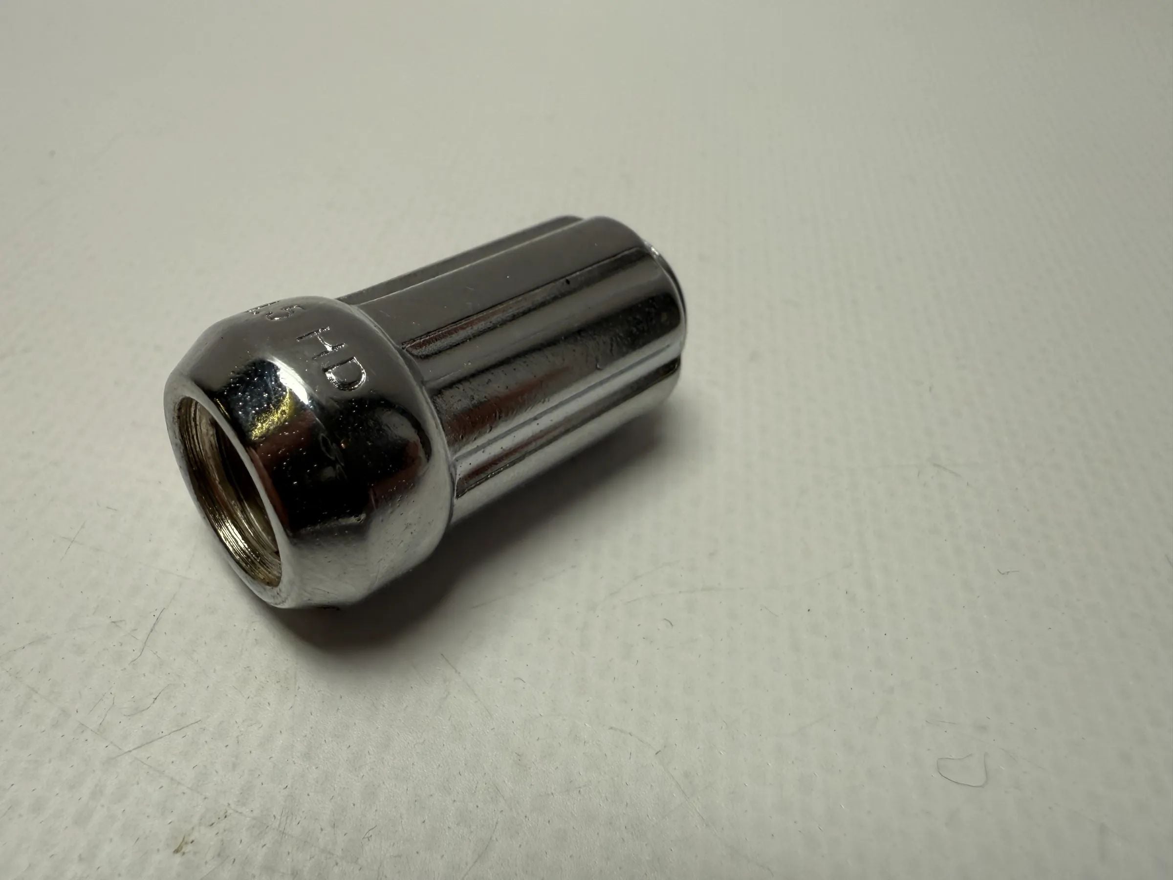 Original Ford  Bronco Radmutter M12X1.5 HD