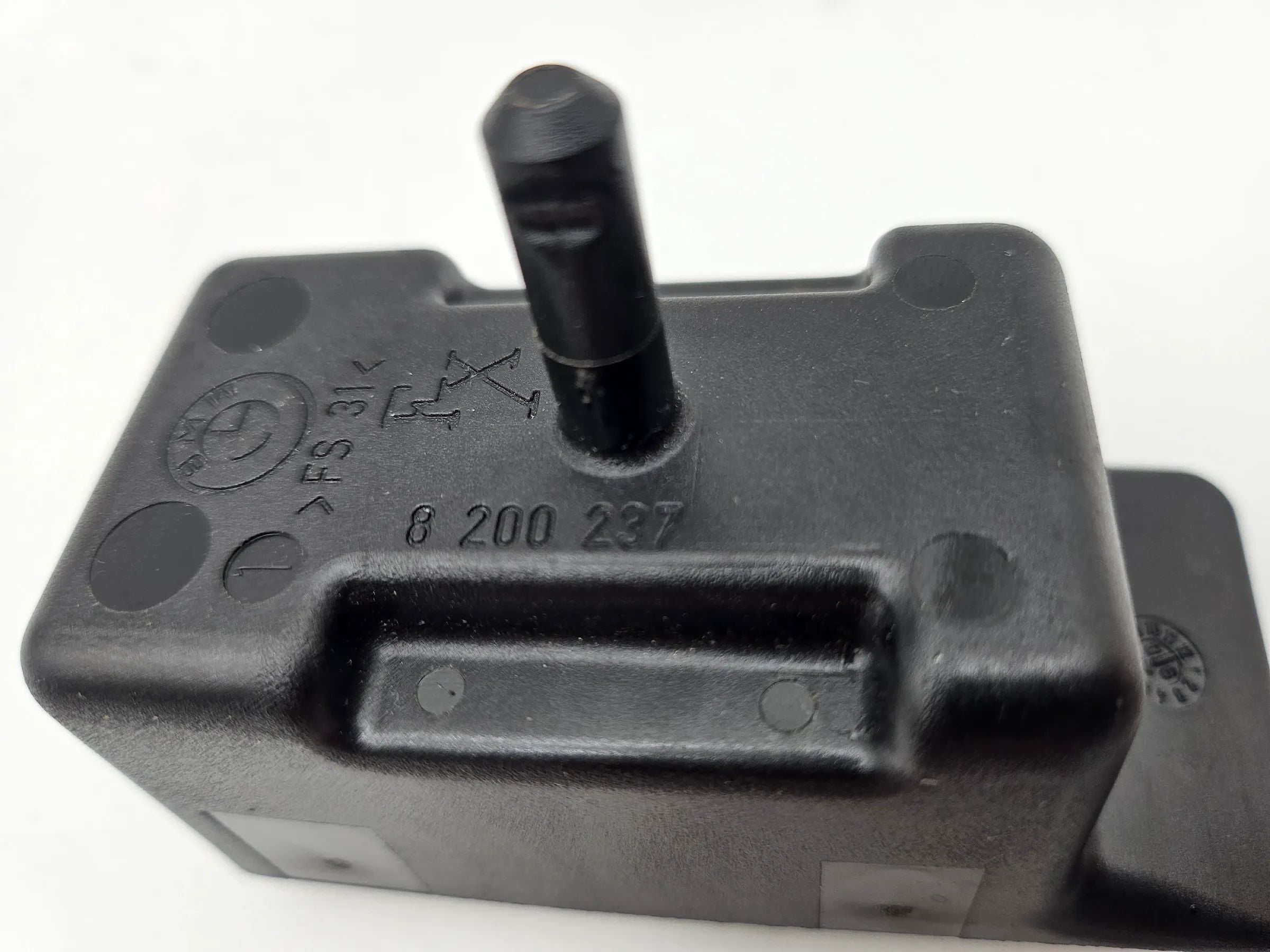 Orijinal BMW E39 Siyah Sigara İçenler Paketi Kül Tablası 8200237