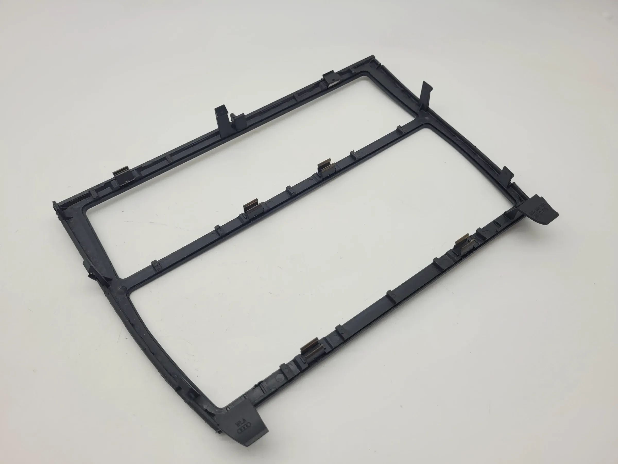 Original Audi A6 (4B2/4B4) Radiorahmen Blende Verkleidung 4B0863263