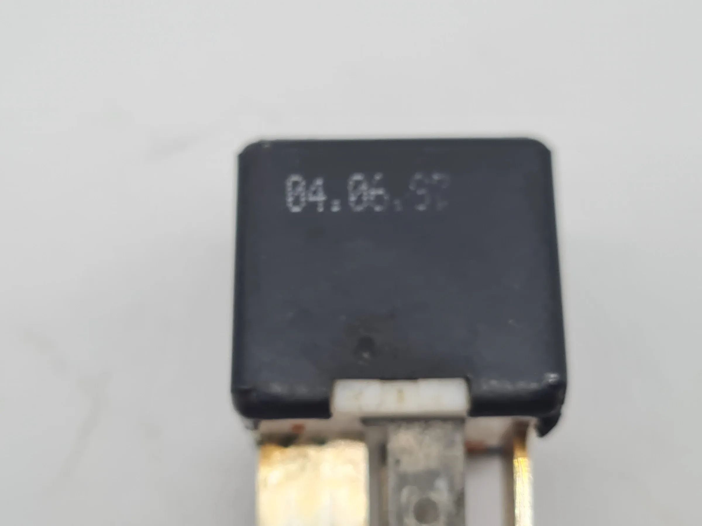 Original Audi A6 (4B2/4B4) Relais Multifunktionsrelais 443951253J
