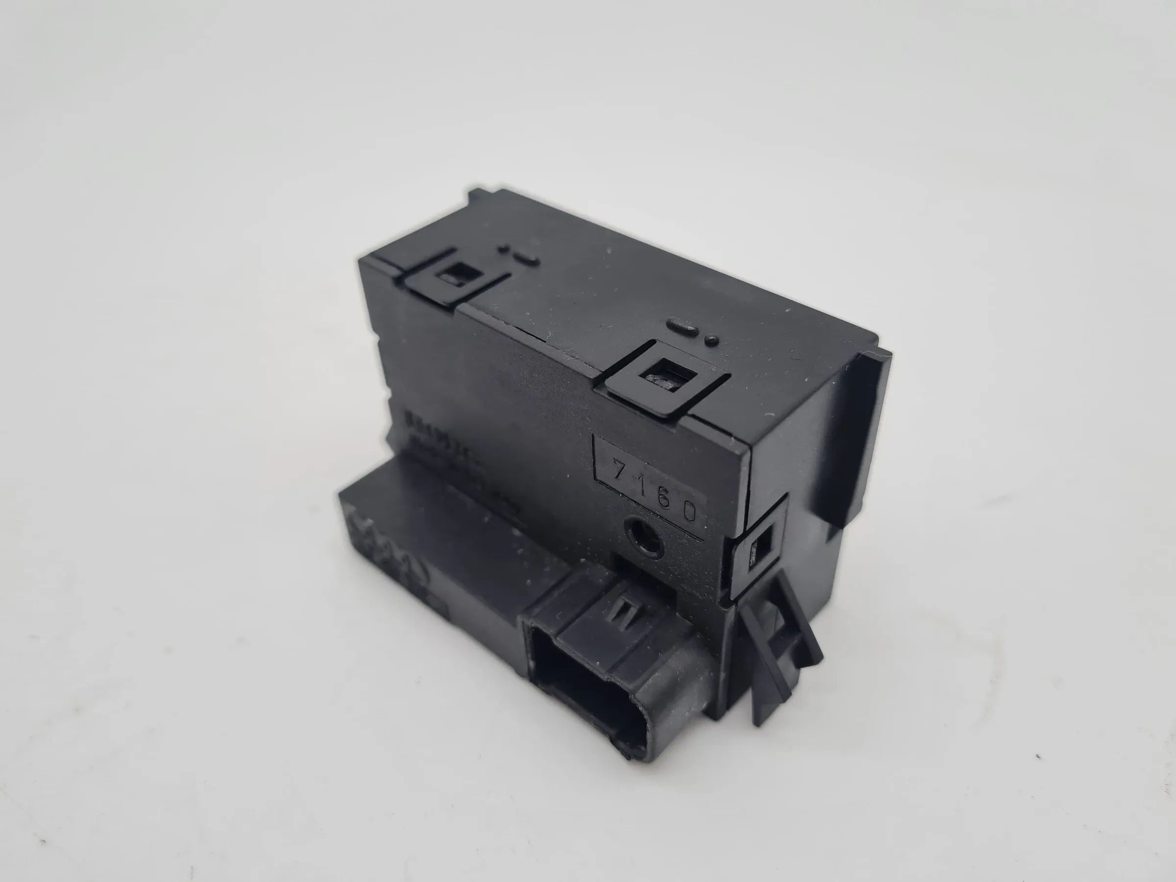 Original Audi A6 (4B2/4B4) Bordcomputer Display 8L0919272A