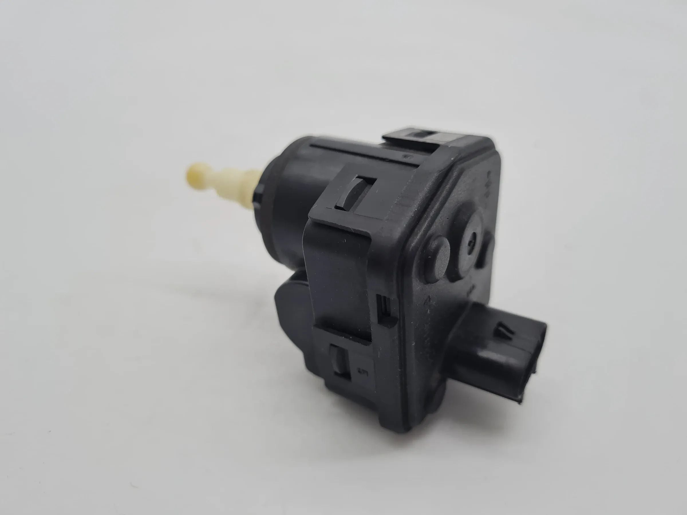 Original Opel Omega B (V94) Scheinwerfer Stellmotor LWR L/R 90492832