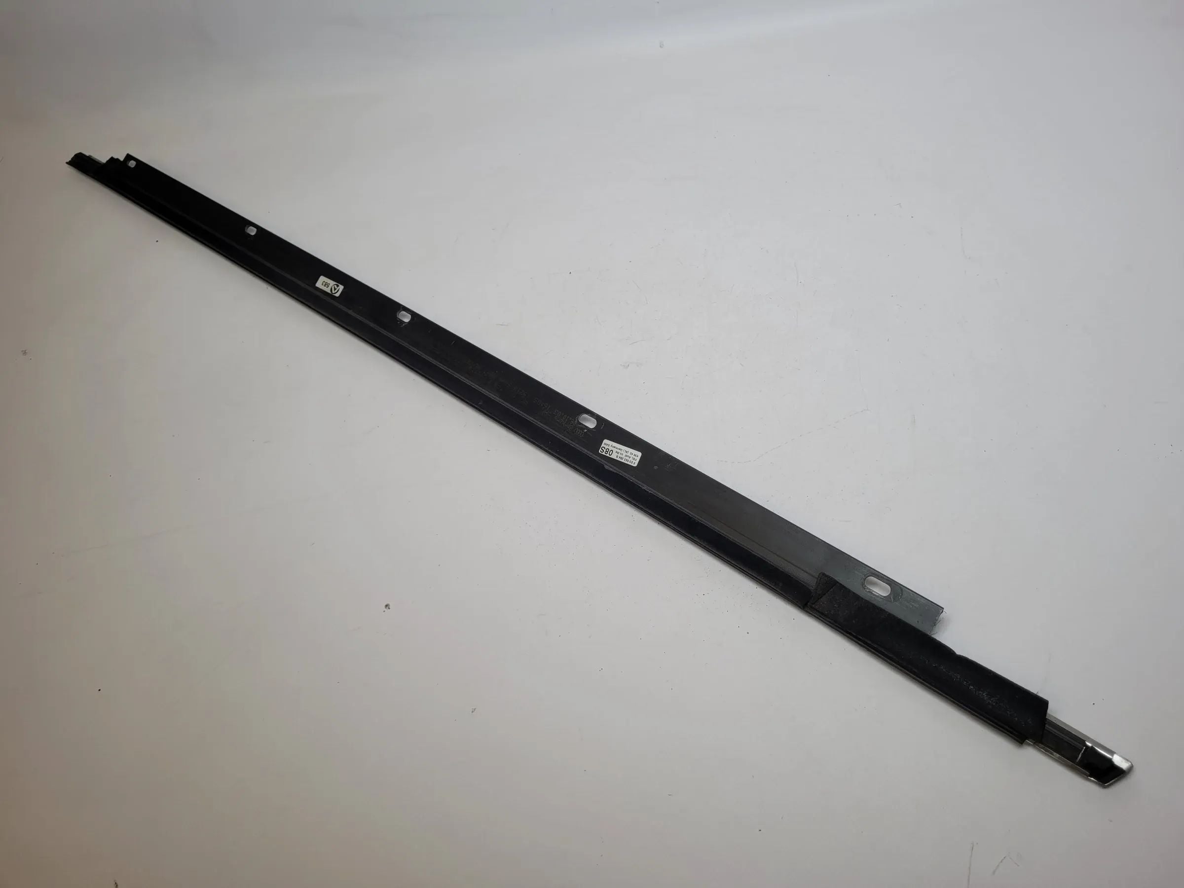Original Audi A4 (8E/B6/B7) S-Line Dichtung Fensterleiste Rechts 8E0853284B