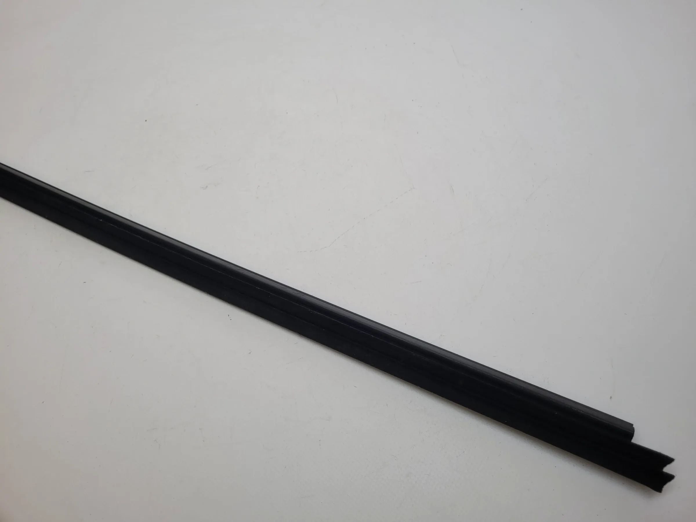 Original Audi A4 (8E/B6/B7) Tür Fenster Dichtung Leiste Rechts 8E0837480
