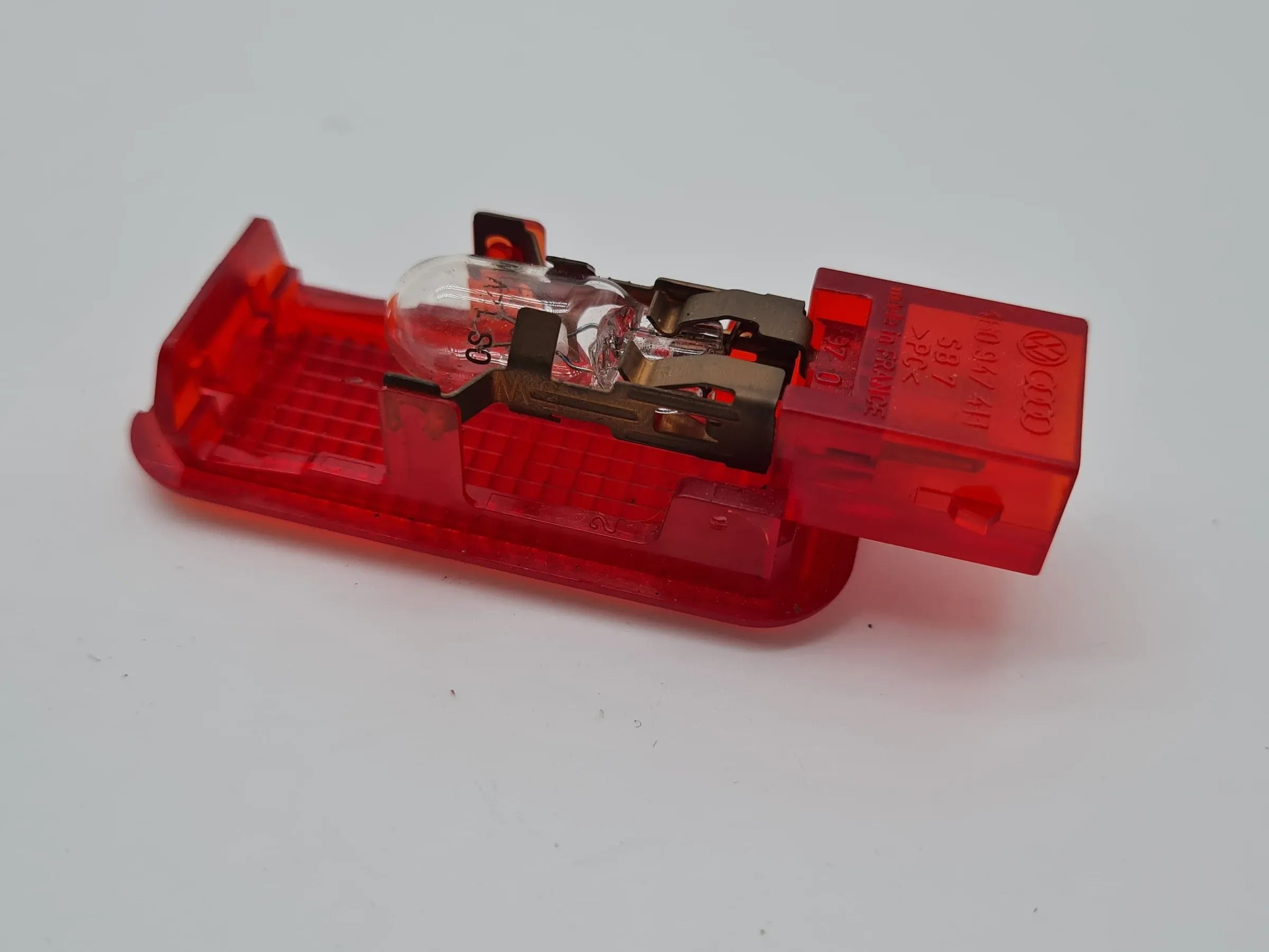 Original Audi A6 (4B2/4B4) Türleuchte Warnleuchte Rot Einstiegsleuchte 4B0947411