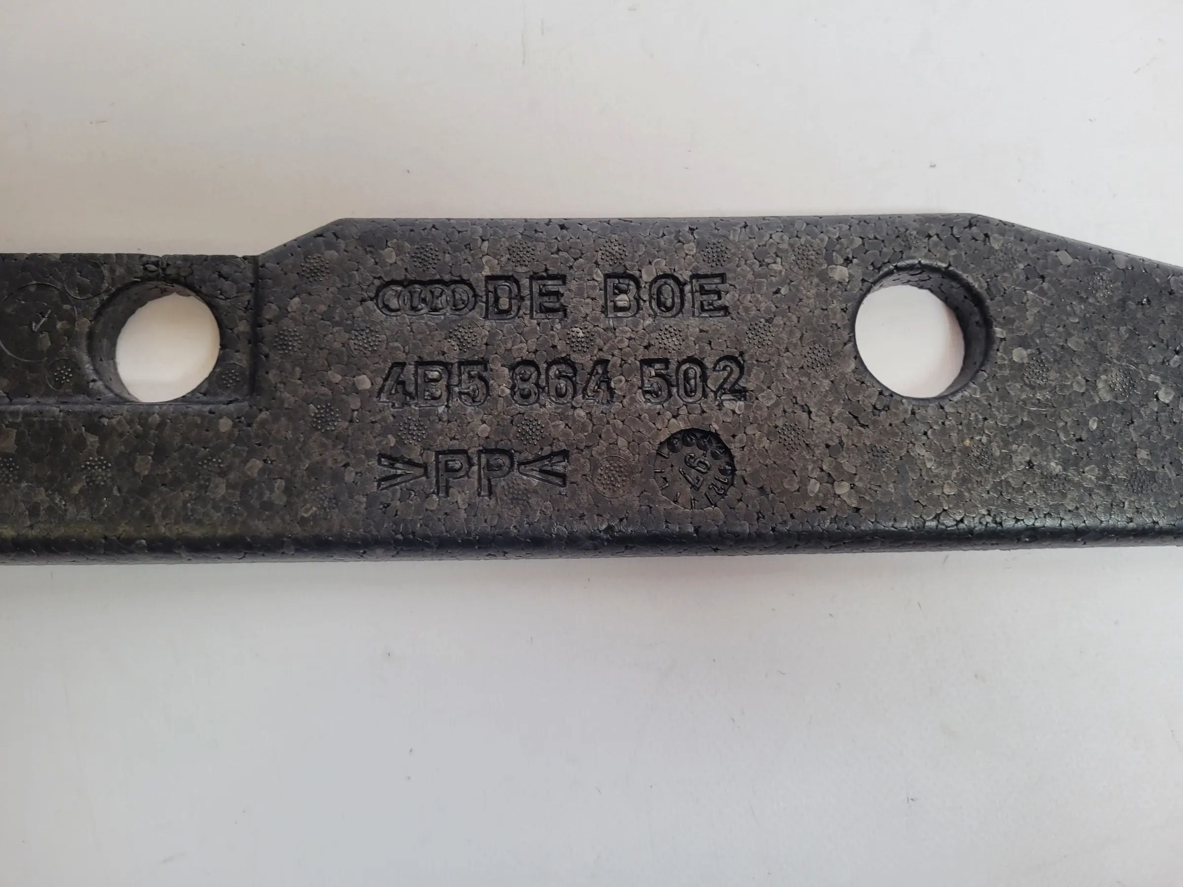 Original Audi A6 (4B2/4B4) Kofferraum Schaumstoff Füller Rechts 4B5864502