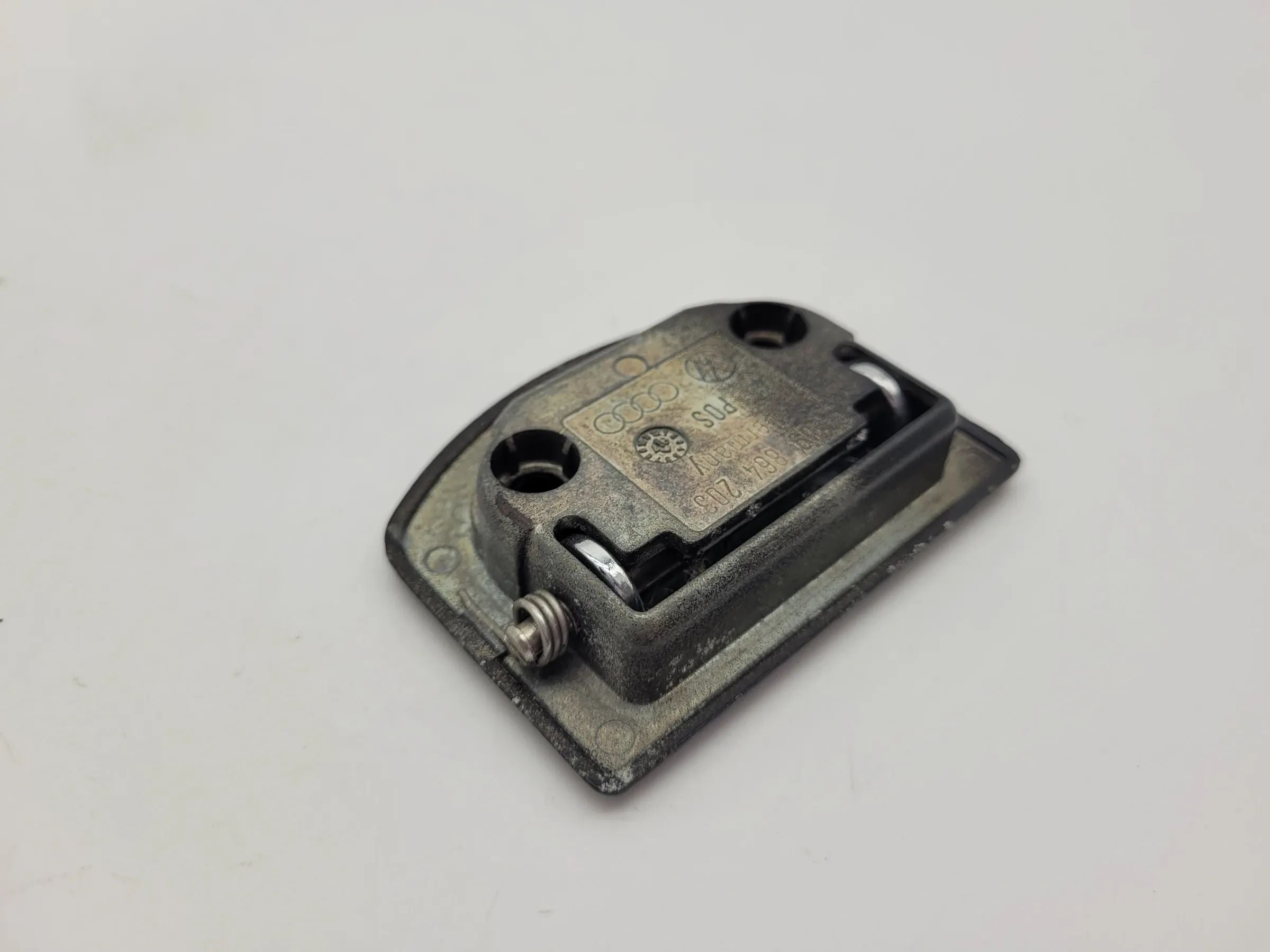 Original Audi A6 (4B2/4B4) Kofferraum Verzurrösen R/L 809864203