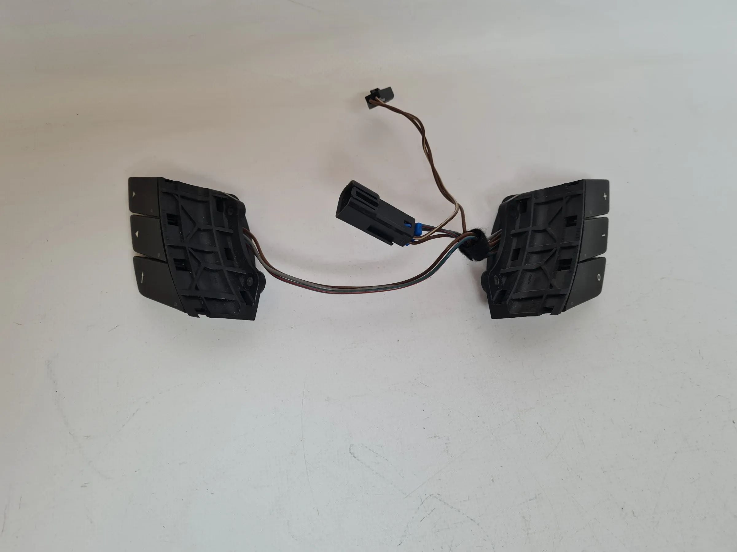 Original Opel Corsa C (X01) Lenkrad Tasten Knopf (S25080F)