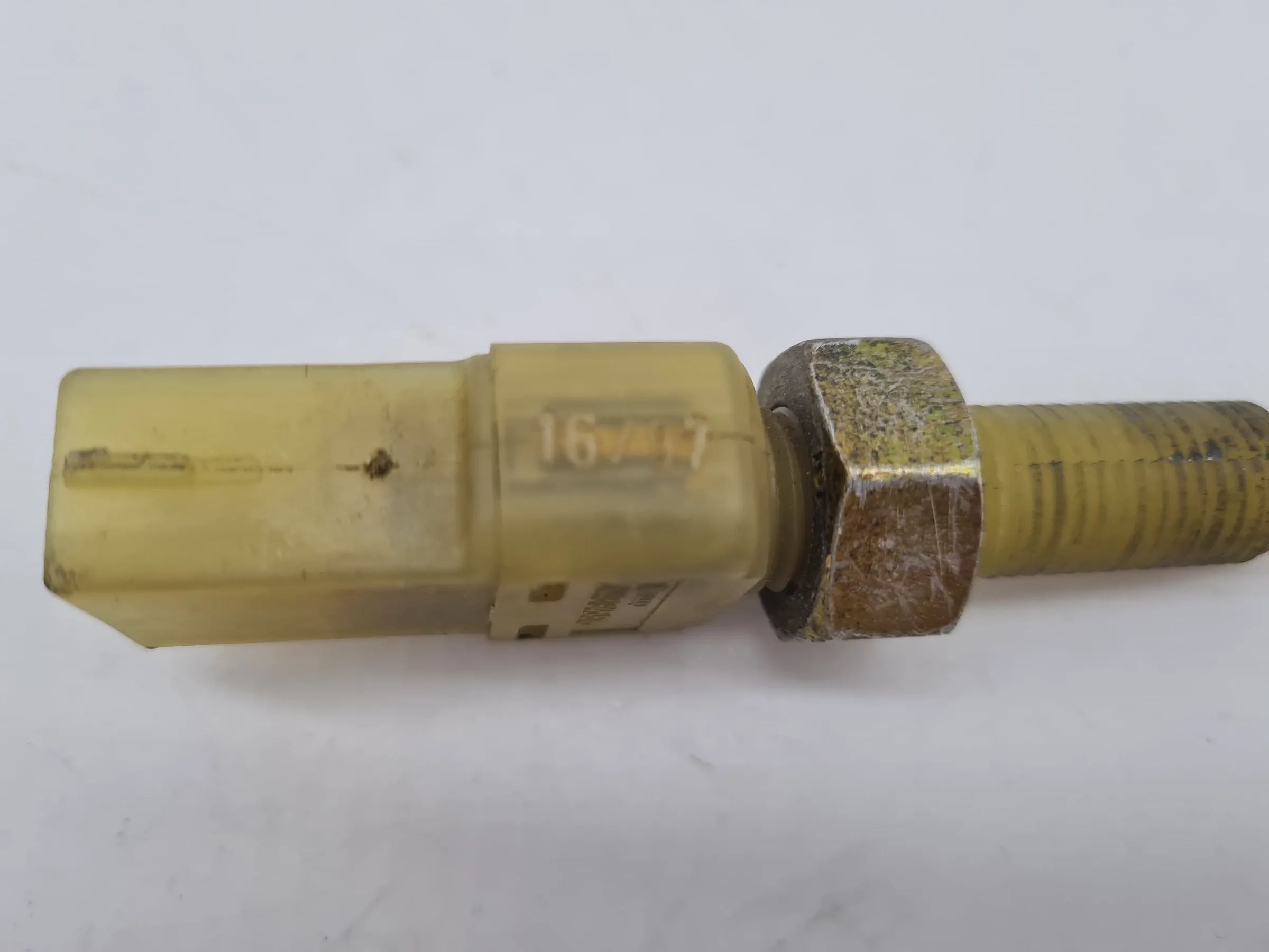 Original Audi A6 (4B2/4B4) Bremslichtschalter 443945515