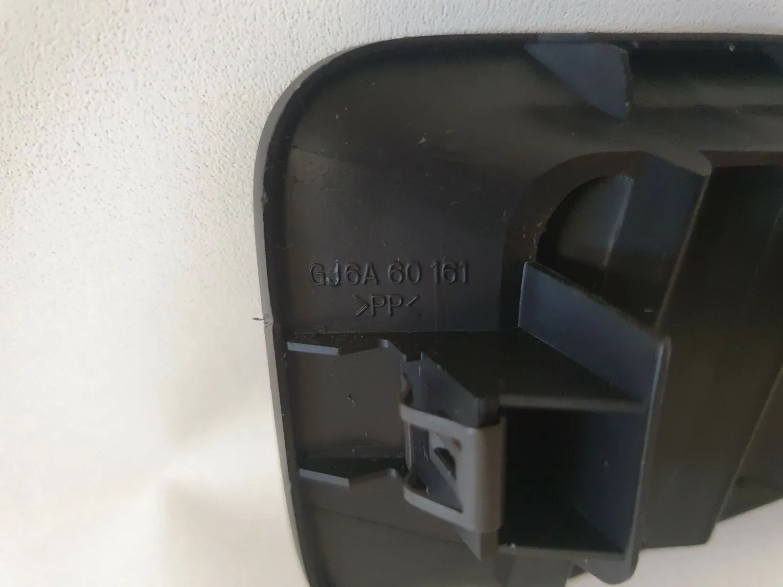 original GJ6A60161 Mazda 6 02-08 grade de ventilação direita