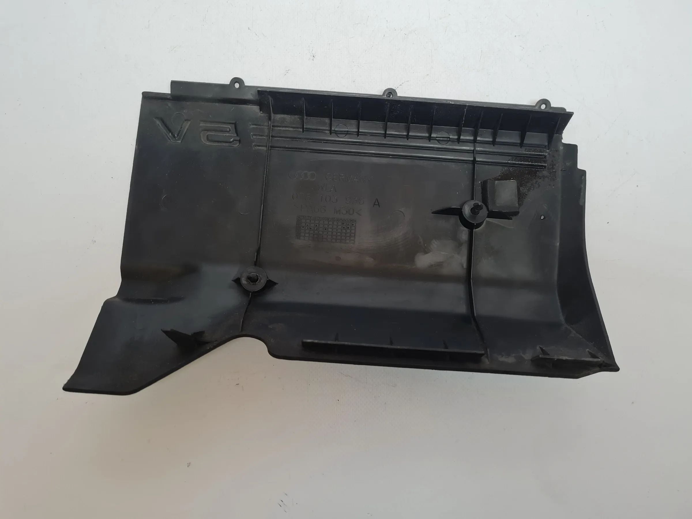 Original Audi A6 (4B2/4B4) 2.4 V6 Motorabdeckung 078103936A