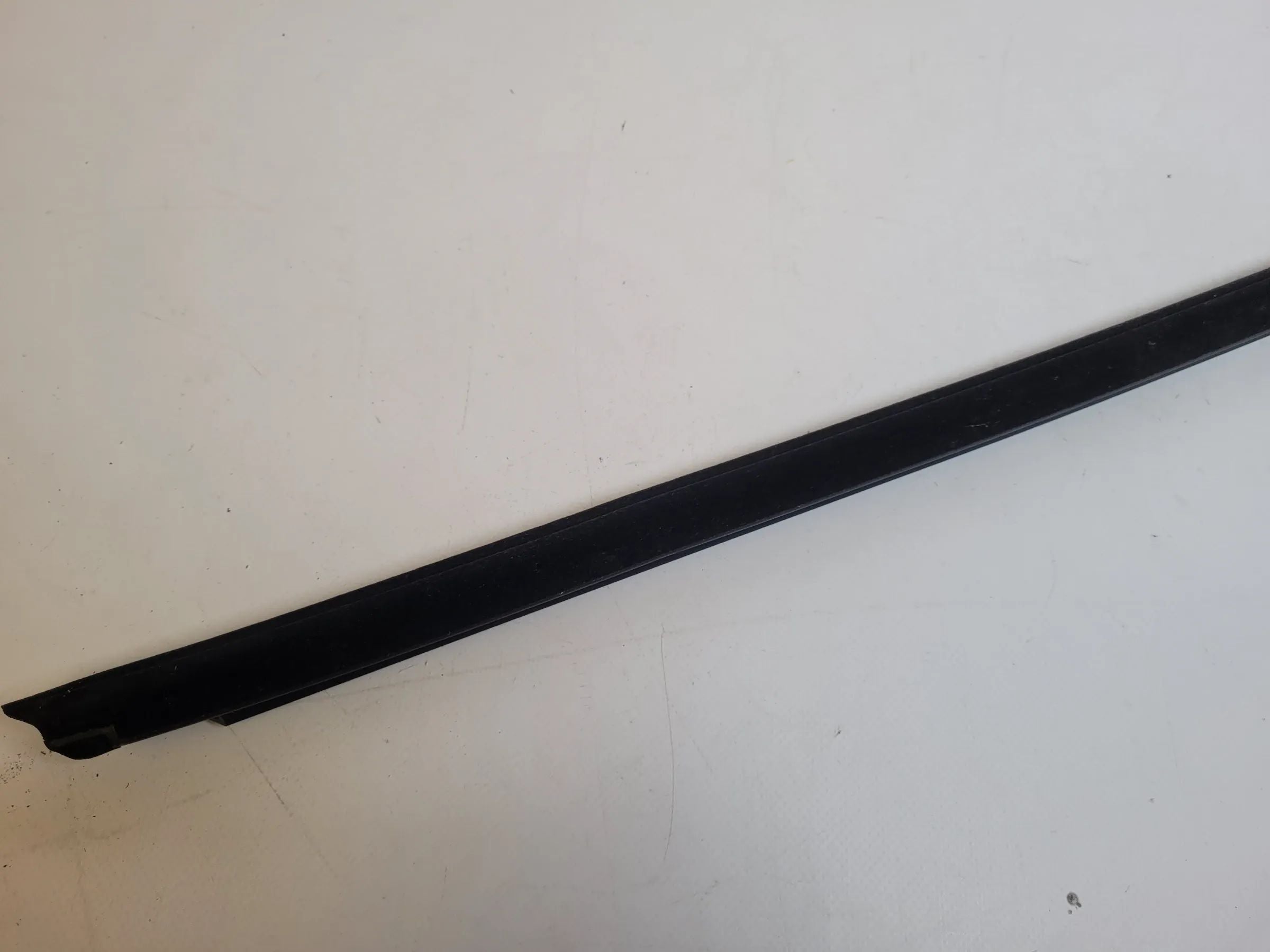 Original Audi A4 (8E/B6/B7) Tür Fenster Dichtung Leiste Rechts 8E0837480