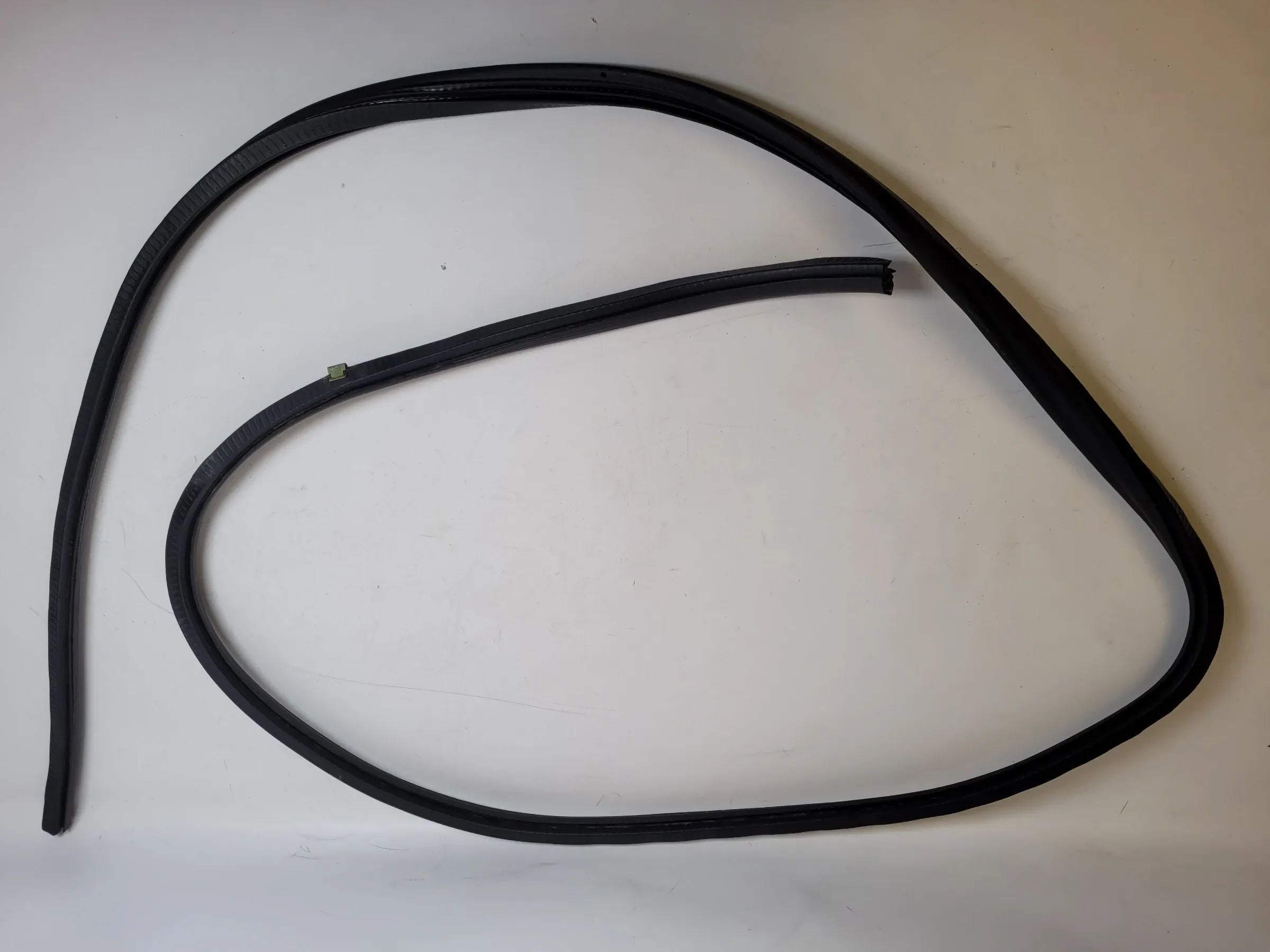 Original Audi A6 (4B2/4B4) Türdichtung Dichtung Gummi Links Vorne 4B0831721