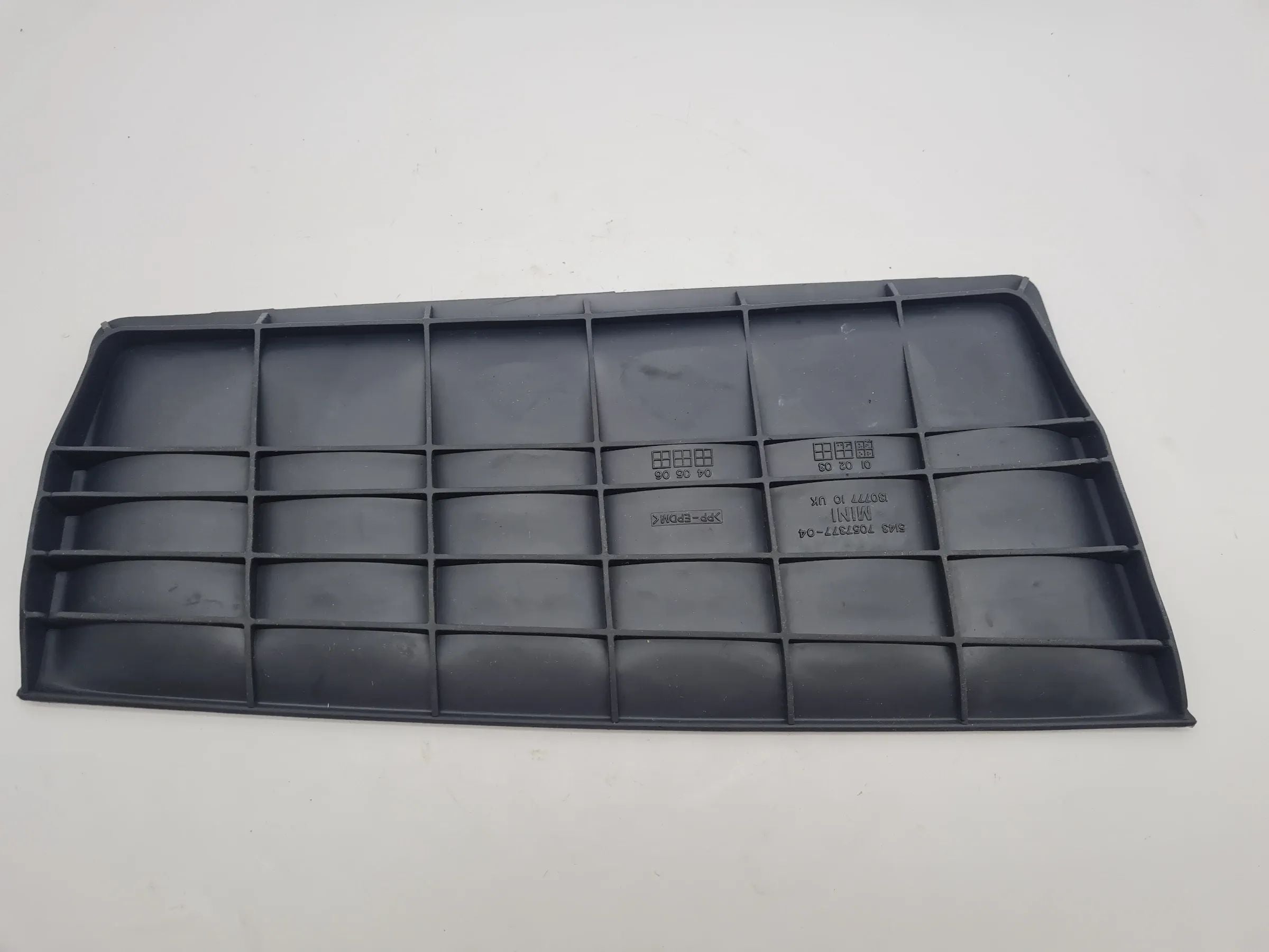 Original Mini One (R50/R53) Matte Ablagefach Gummi Einlage Rechts 51.43-7057377