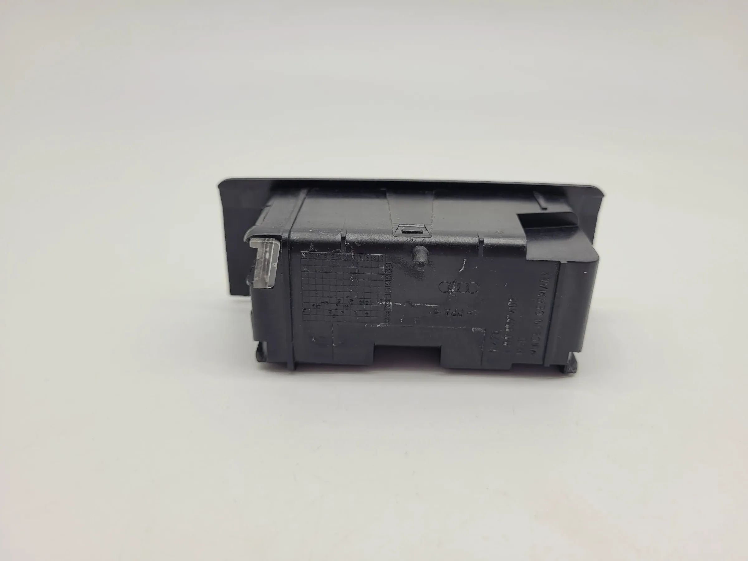 Original Audi A6 (4B2/4B4) Aschenbechereinsatz 4B0857405