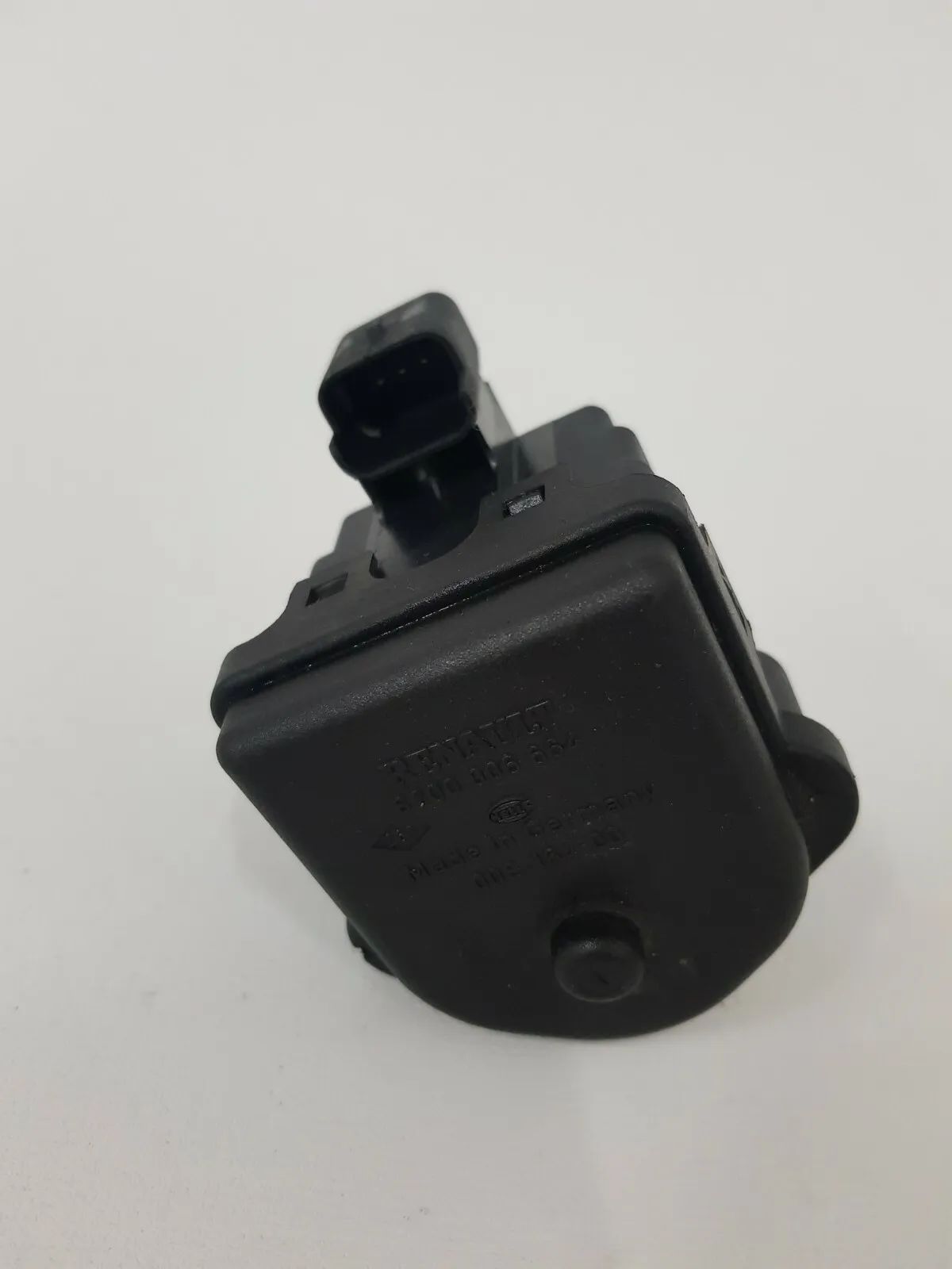 รูนัวต์ Laguna II ปี 2001 มอเตอร์ปรับไฟหน้า ซ้าย 8200006664 Hella ของแท้