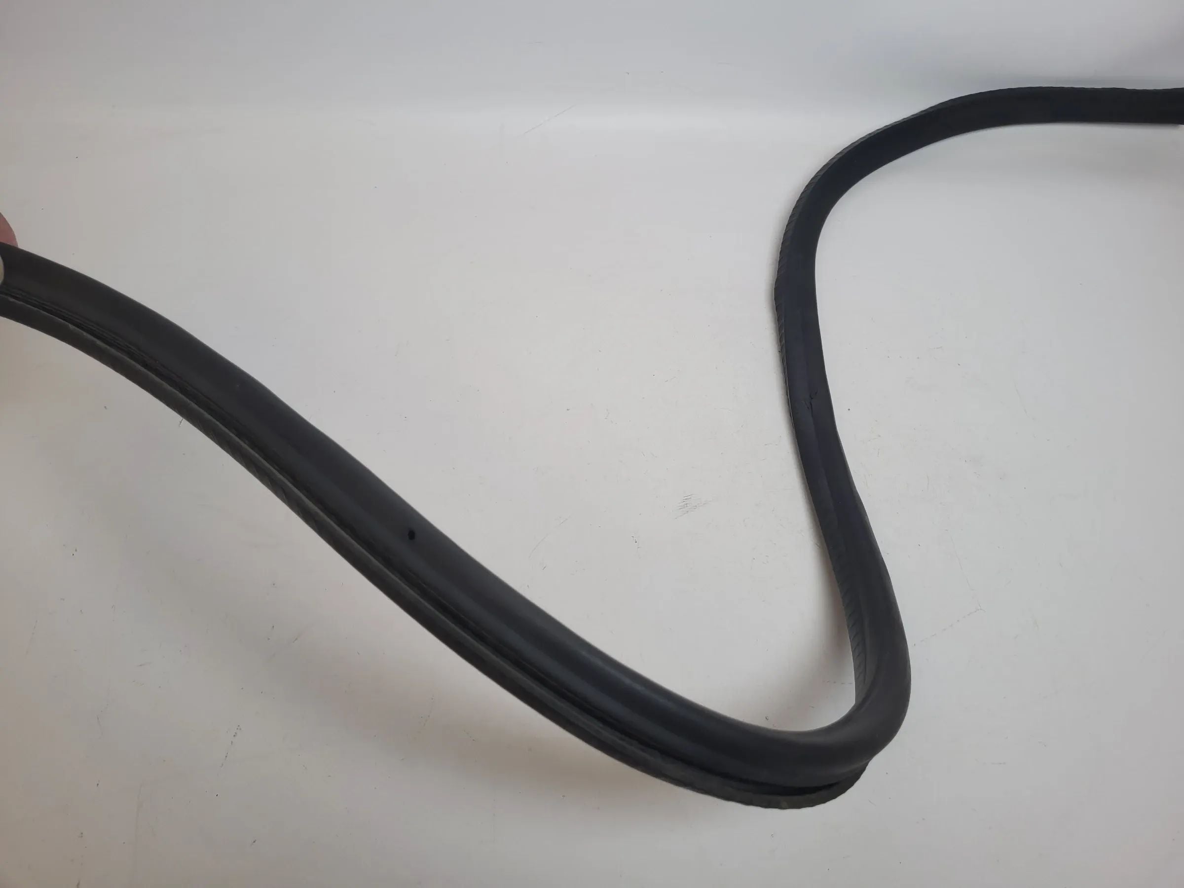 Original Audi A6 (4B2/4B4) Dichtung Motorhaube (über Scheinwerfer) Vorne