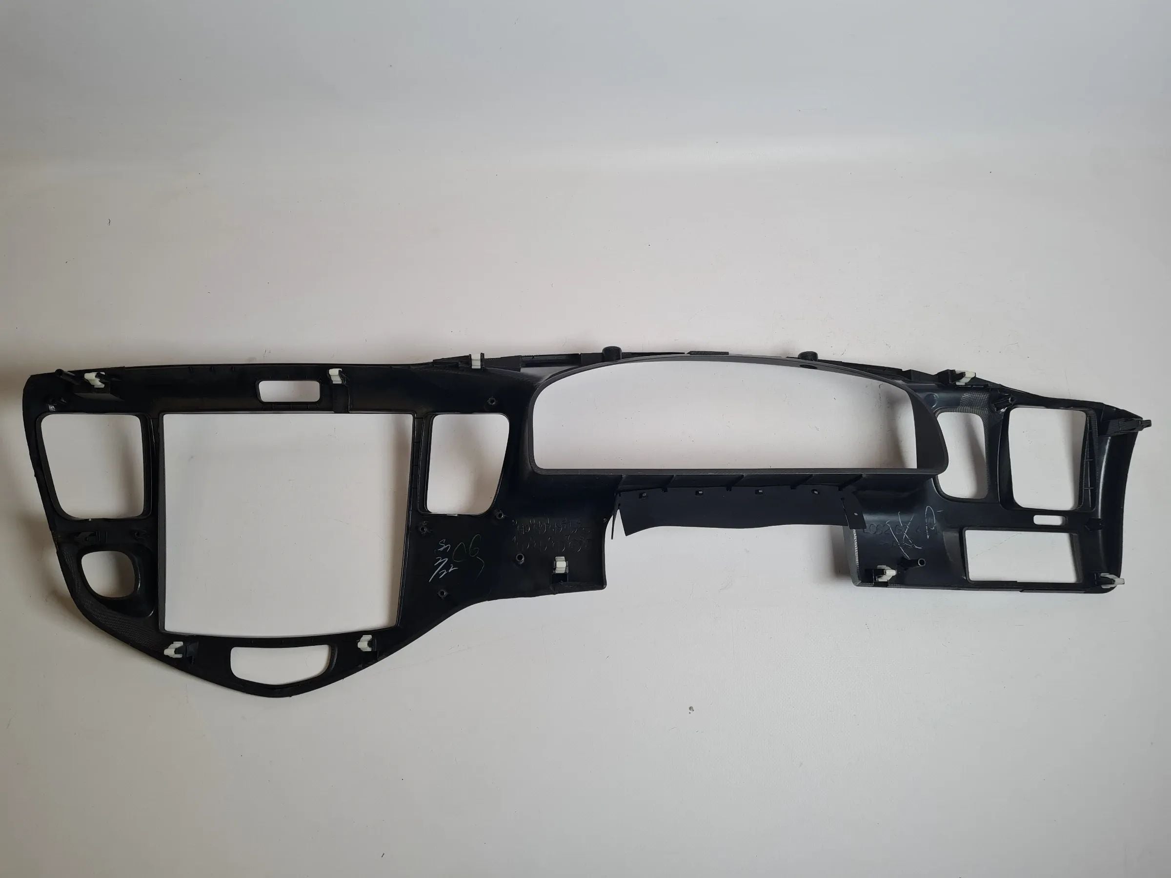 Original Mazda MPV II (LW) Armaturenbrett Verkleidung Blende LC62G0421