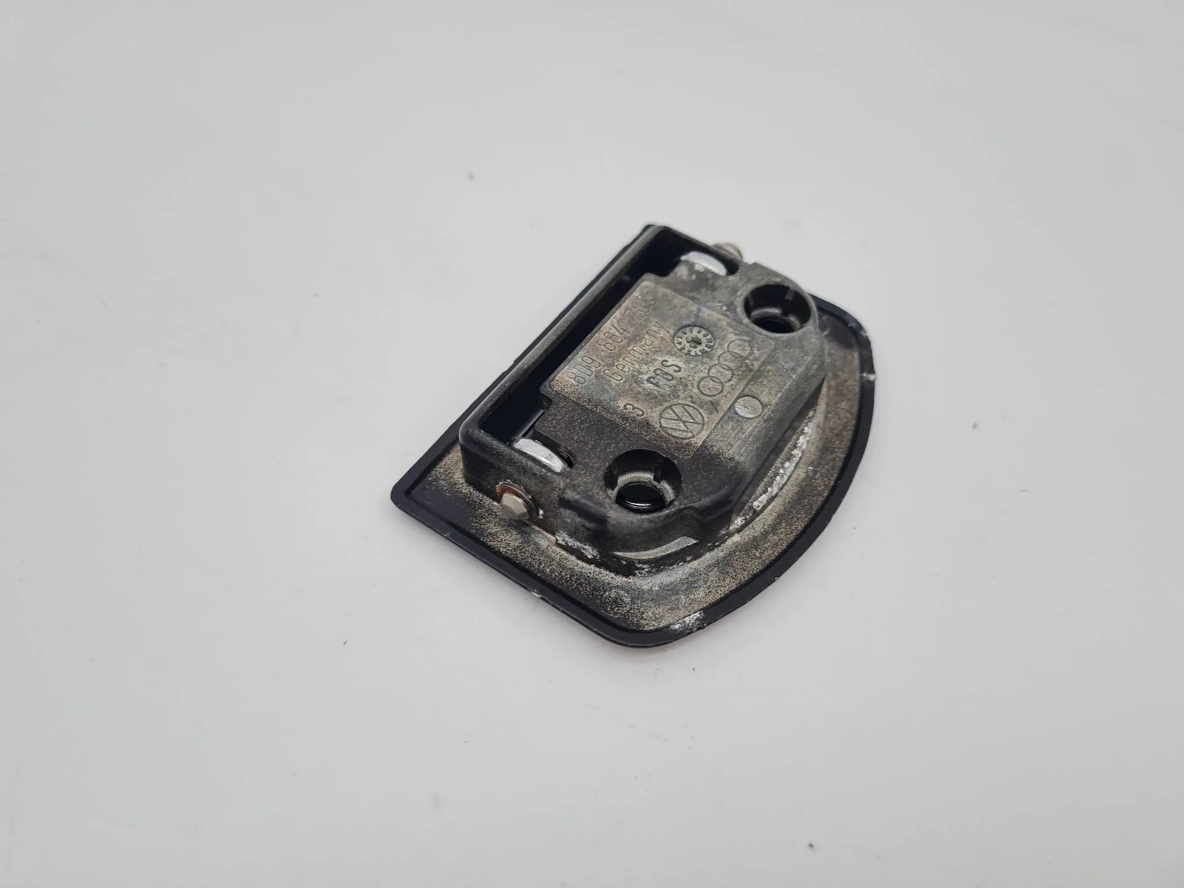 Original Audi A6 (4B2/4B4) Verzurröse Zurröse Kofferraum 8D9864203