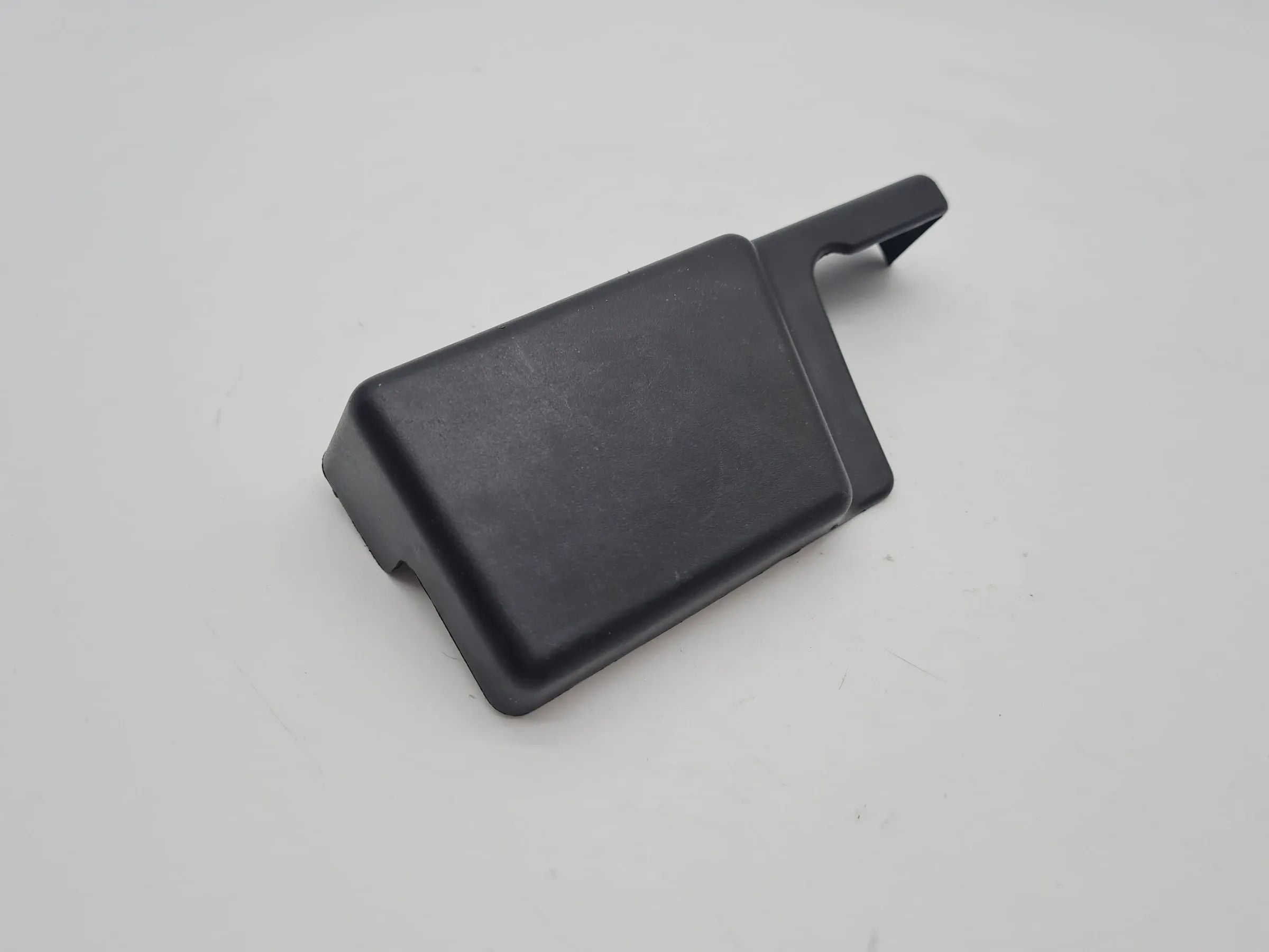 Original Audi A6 (4B2/4B4) Führungsschiene SItz Blende Rechts Vorne 8L0881350