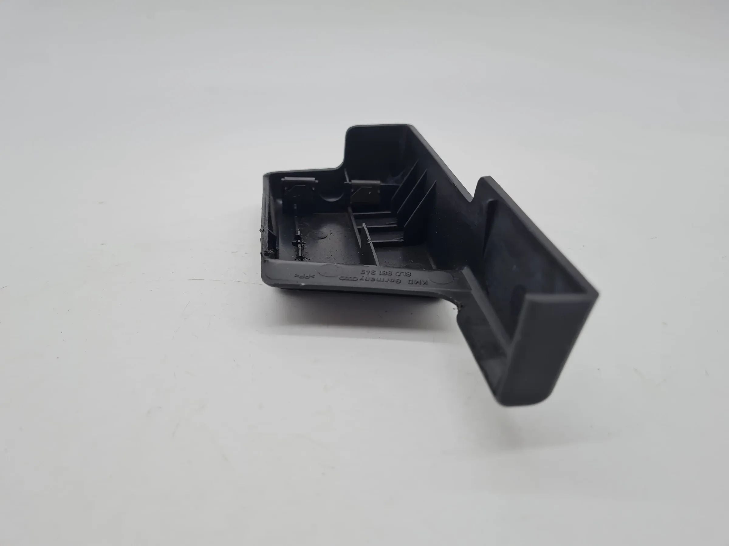 Original Audi A6 (4B2/4B4) Führungsschiene SItz Blende Links Vorne 8L0881349