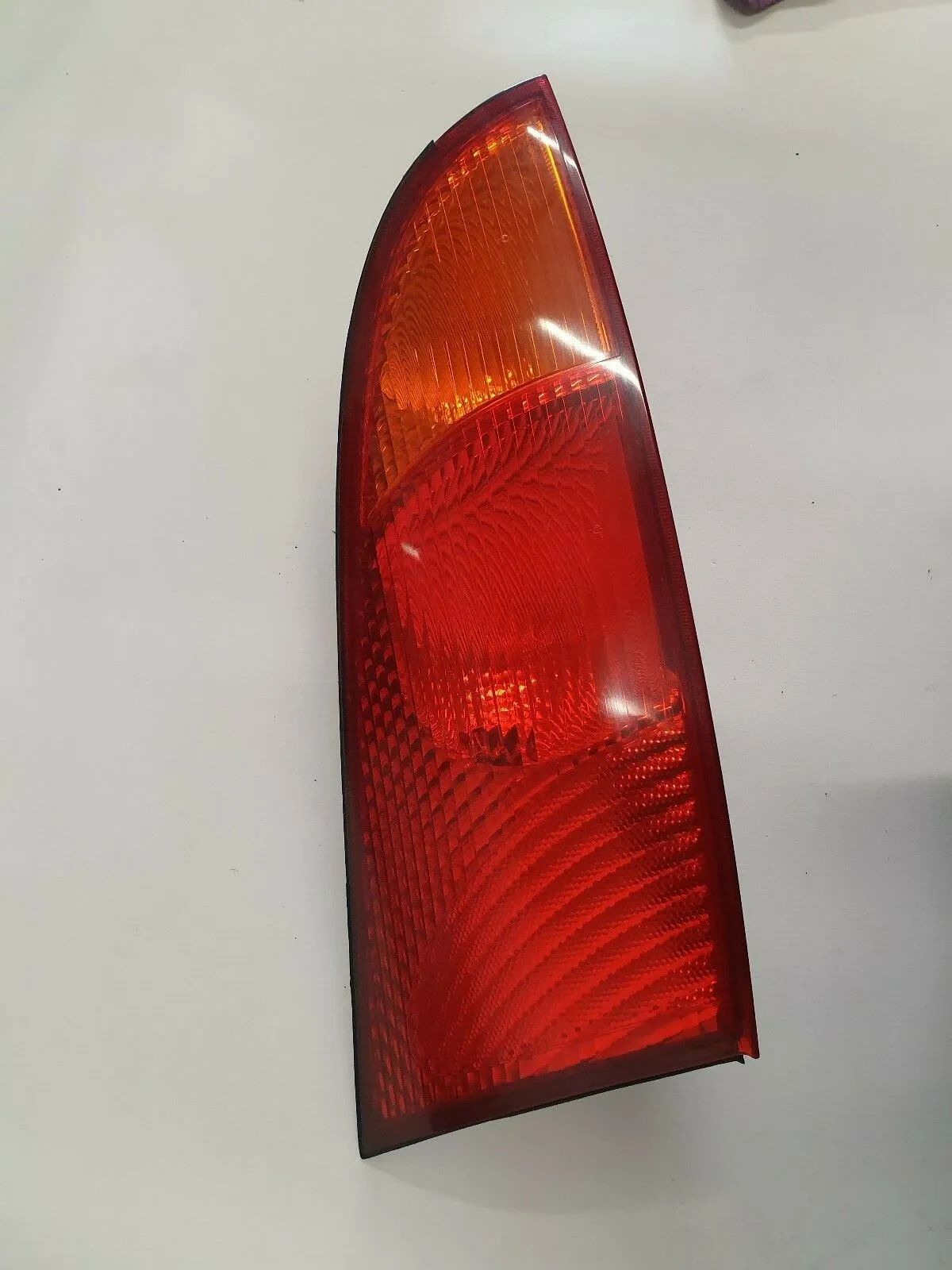 Ford Focus  Rückleuchte Heckleuchte hinten rechts 1M51 13404 AC 1M5113404AC  K8