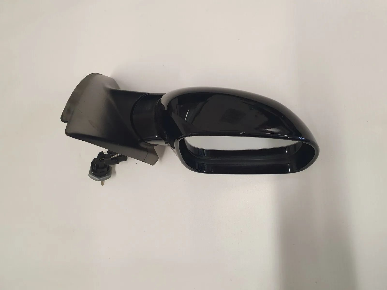 Spiegel rechts manuell Seat Arosa schwarz 057372AE (K13)