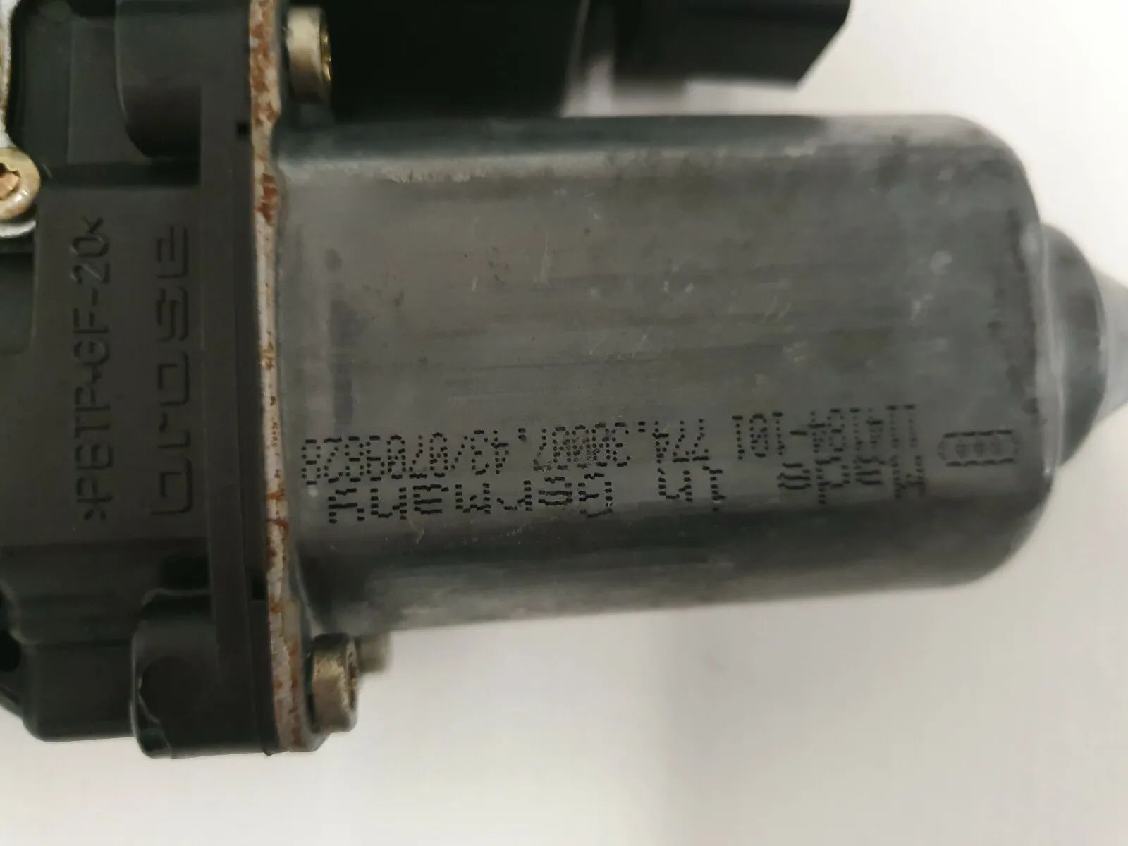 Oryginalny silnik podnośnika szyby Audi A4 B5 Avant prawy 8D0959802D