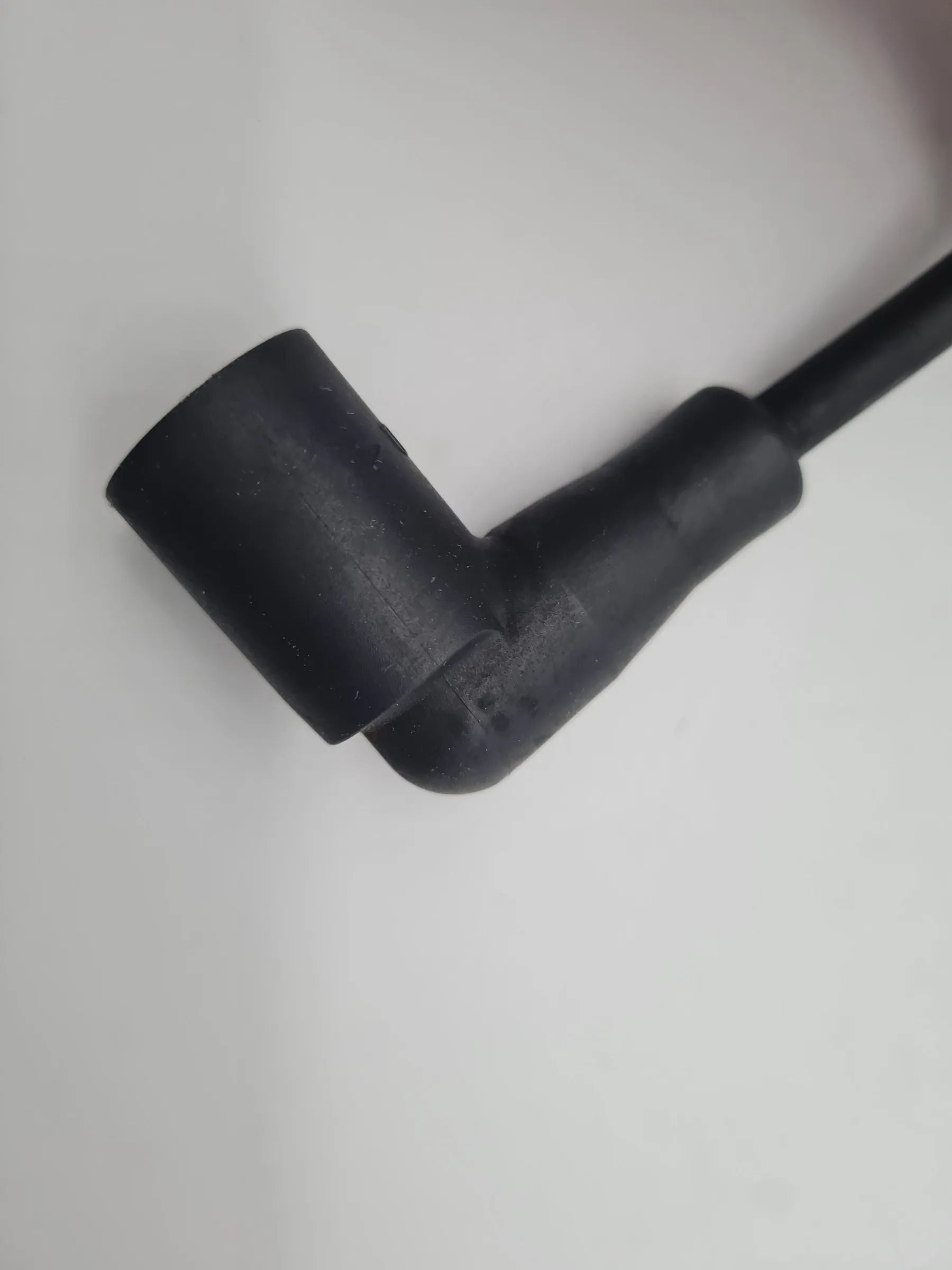 Original Audi A4/A6 VW Passat Zündkabel Zylinder 4 06A035255A / 13299/5