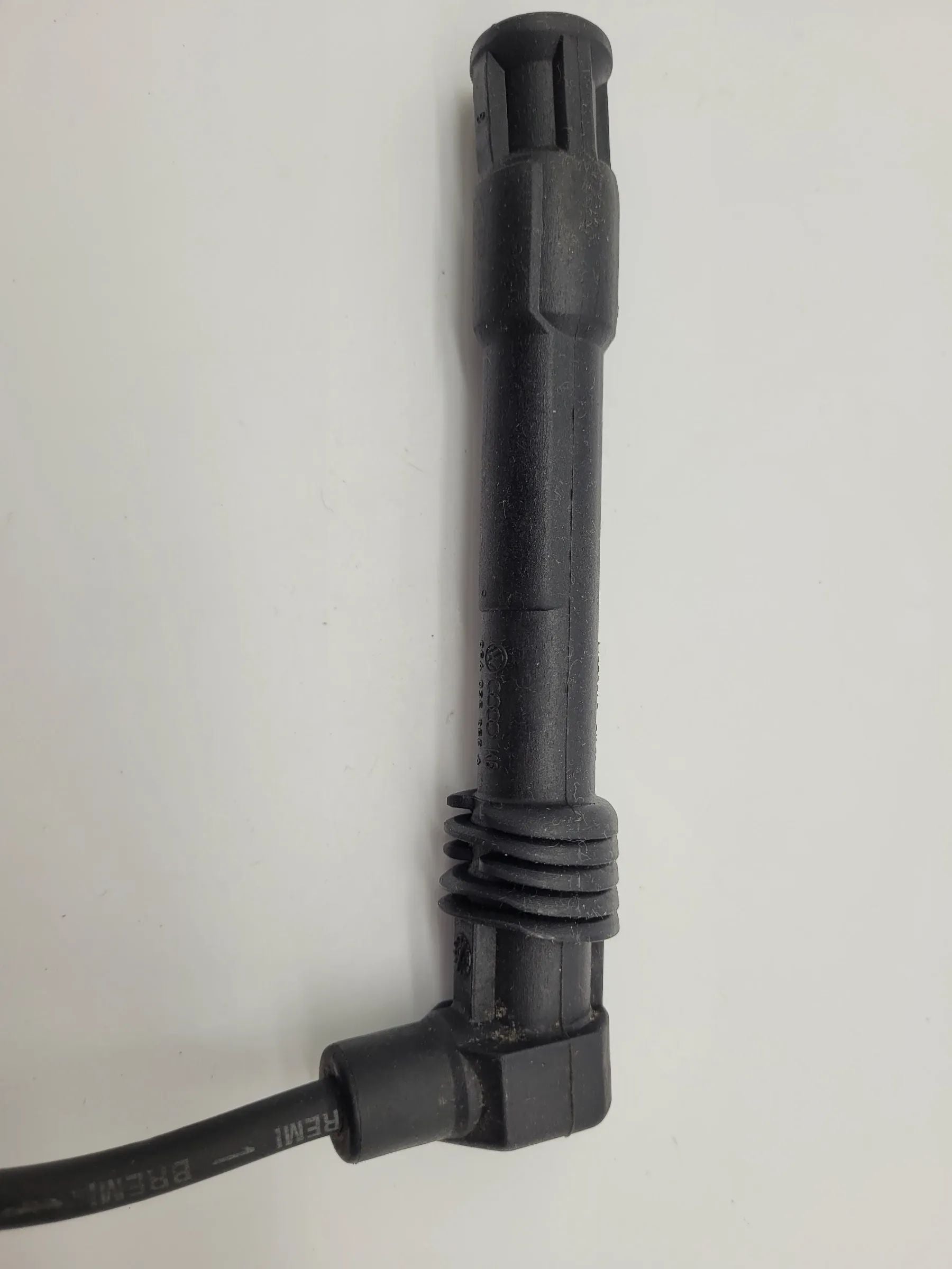 Original Audi A4/A6 VW Passat Zündkabel Zylinder 1 06A035255A / 13299/5