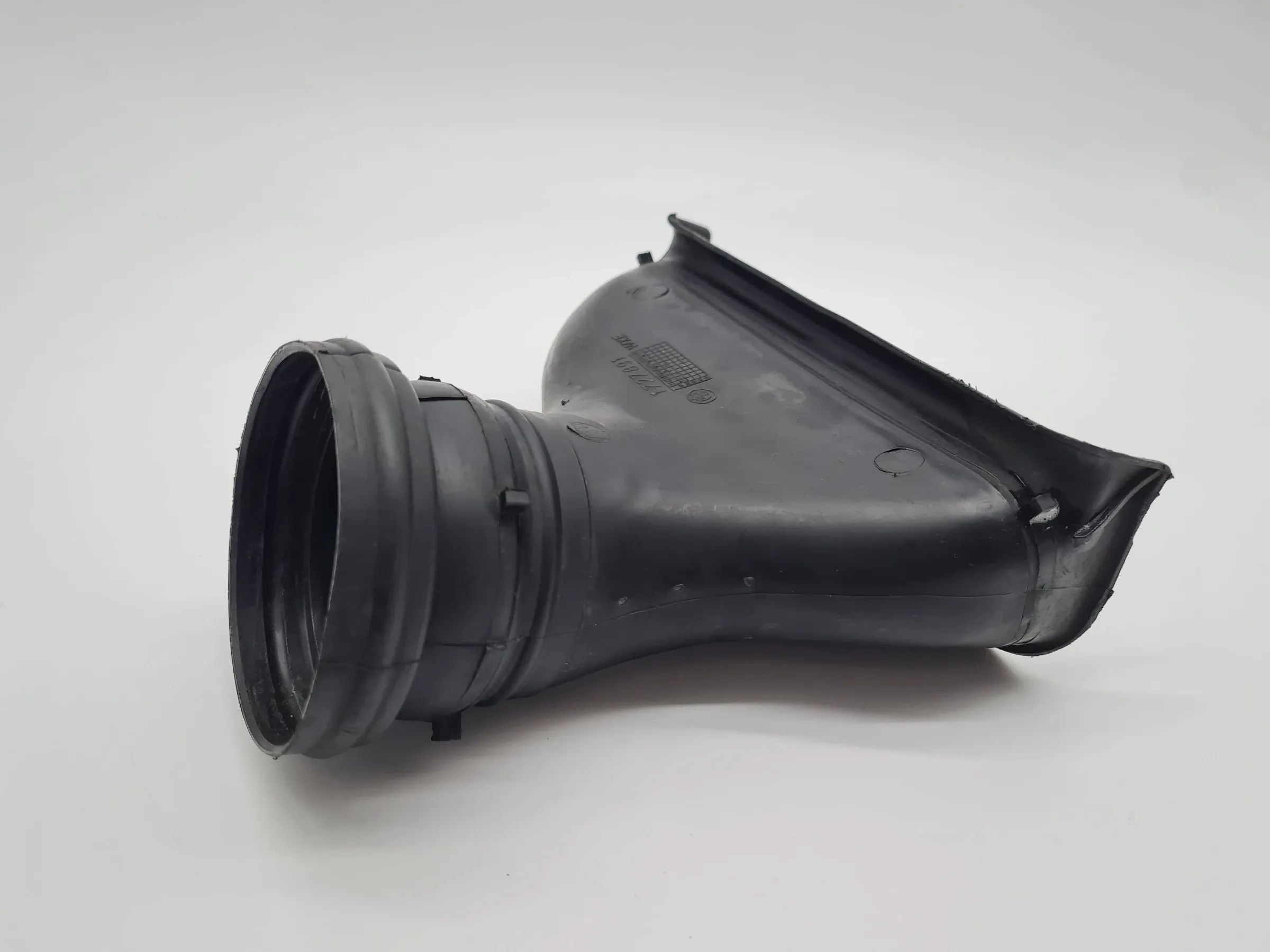 BMW E36 316i 318i Ansaugrohr Ansaugstutzen 1727891