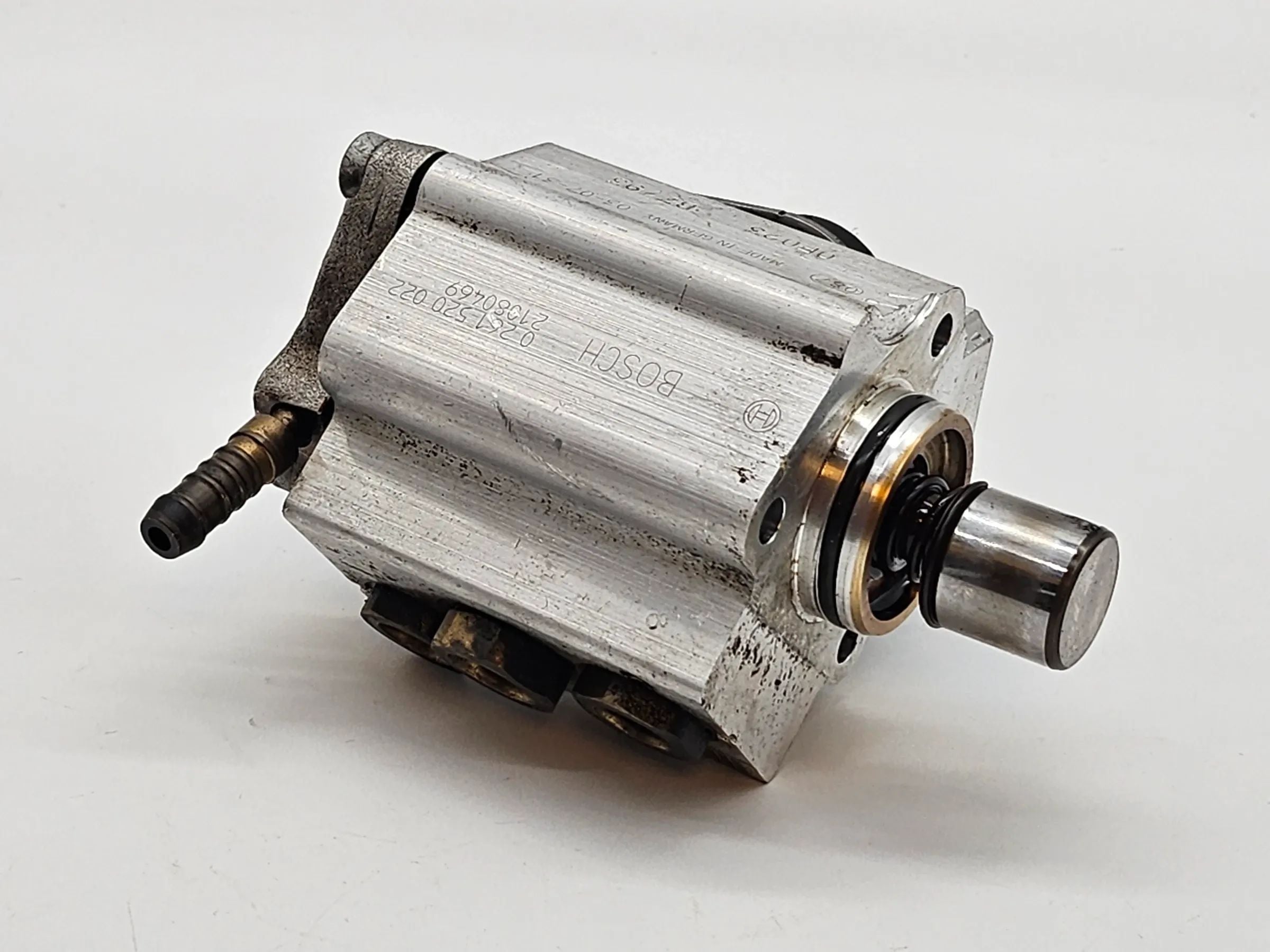 Original Audi A4 8E B6 2,0L FSI AWA 110KW 150PS Hochdruckpumpe  06D127025H