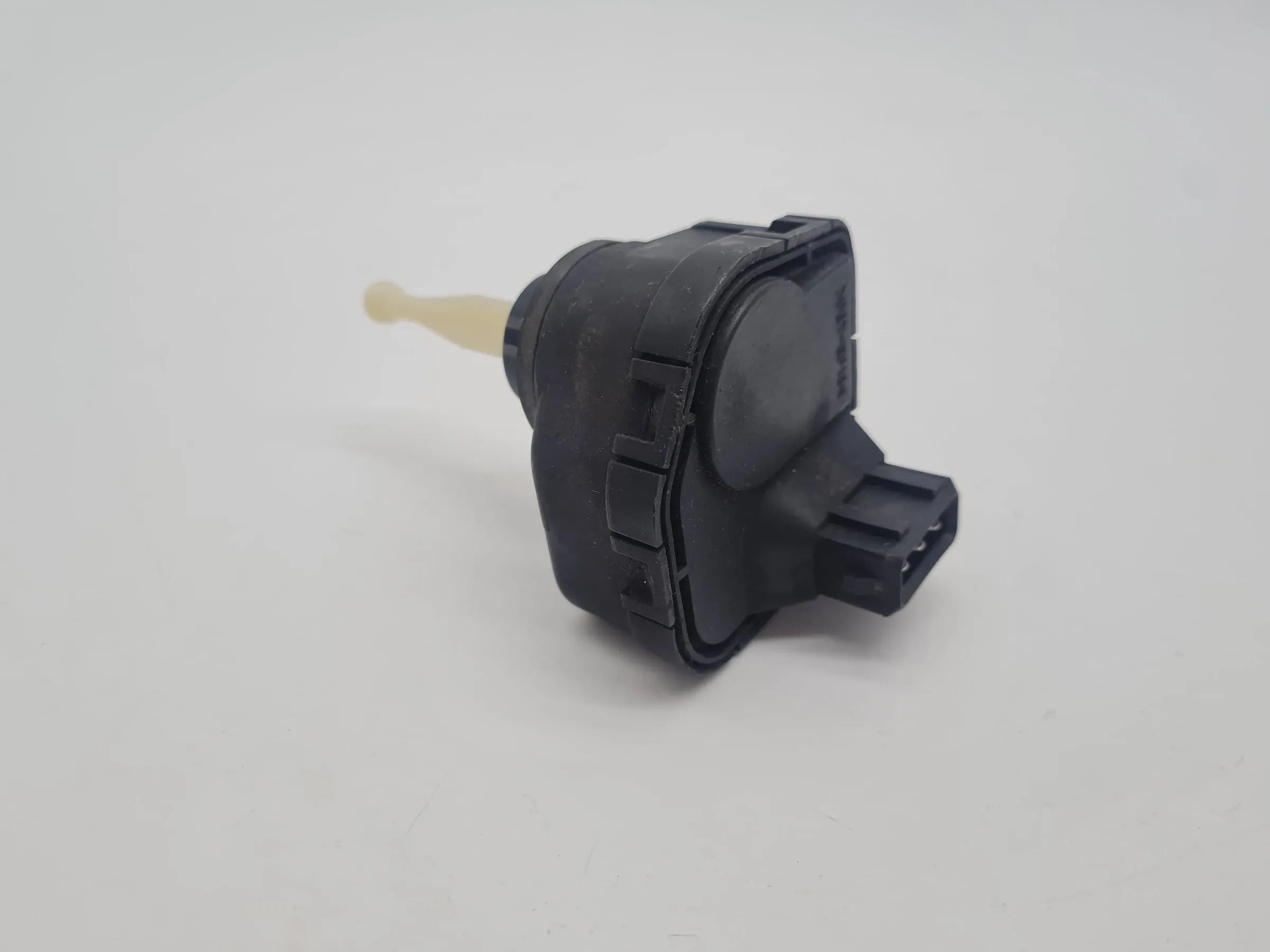 Original Audi A4 (8D2/8D5/B5) Scheinwerfer Stellmotor LWR L/R 4D0941295