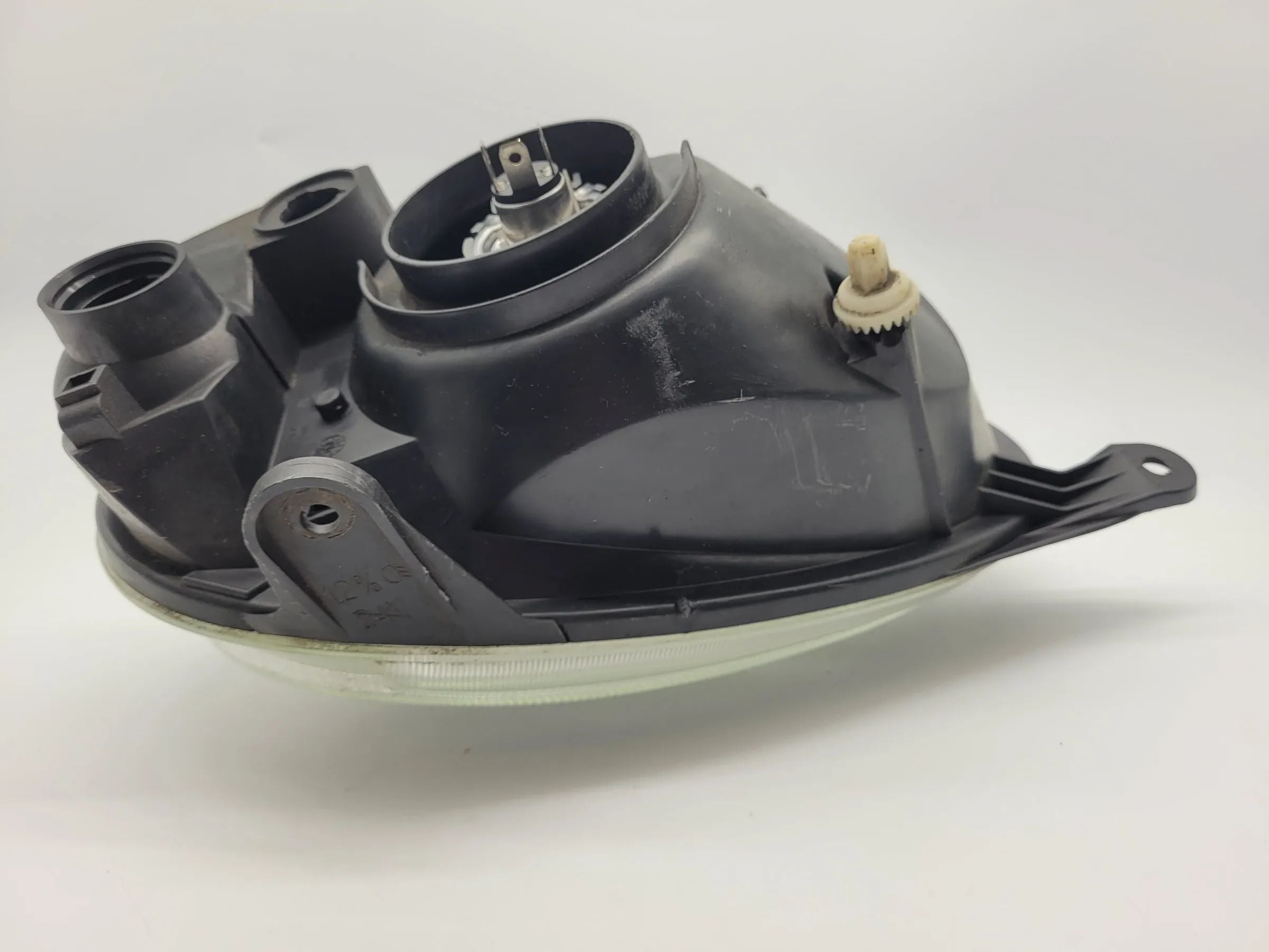 Original Opel Corsa B (S93) Scheinwerfer / Frontleuchte Rechts Hella 90444785