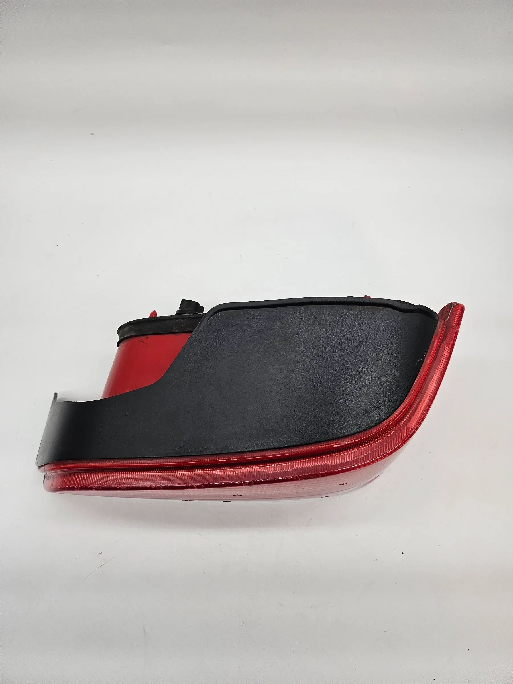 Оригинальный задний правый фонарь Peugeot 106 2274 D