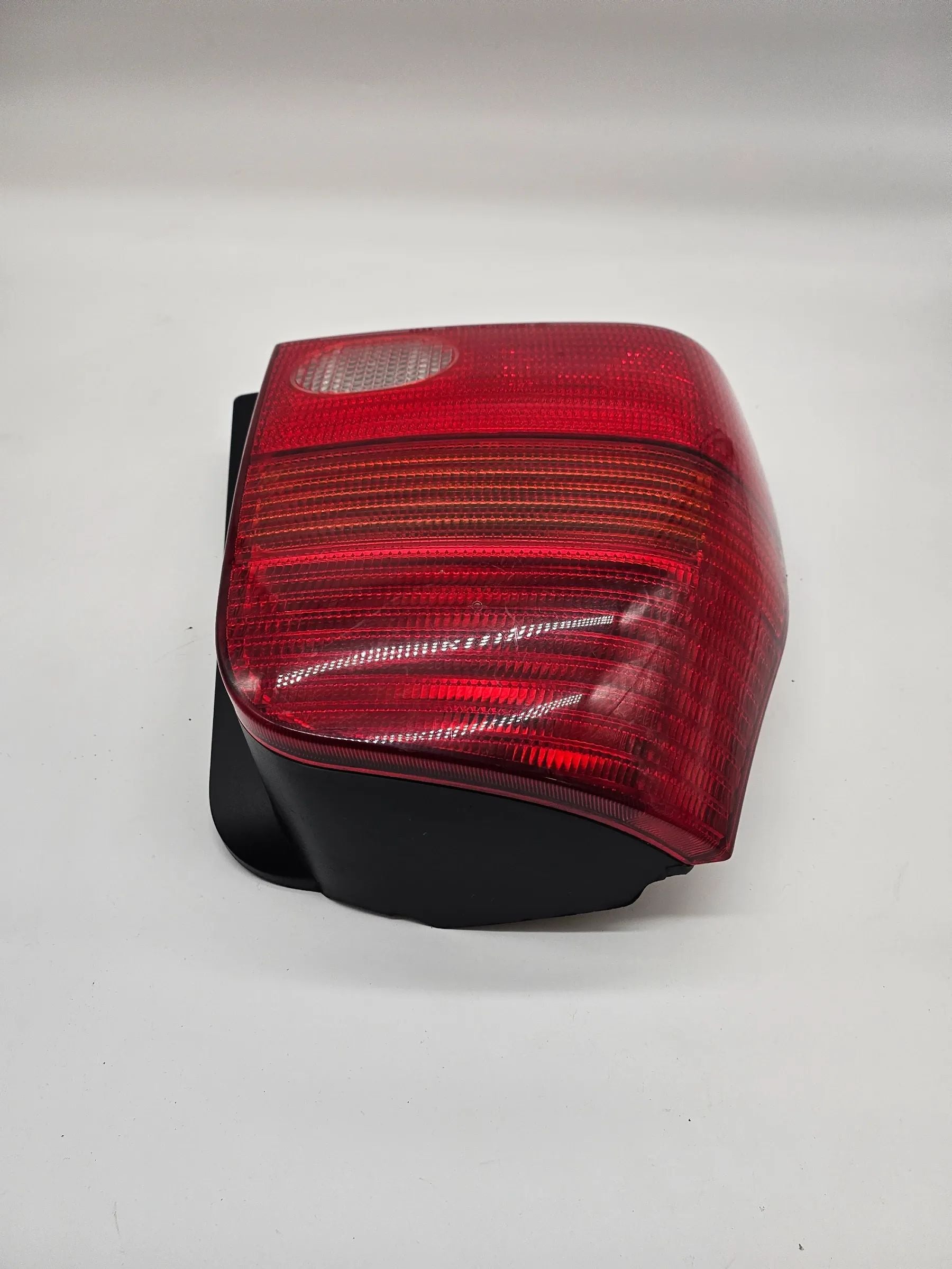 Original VW Lupo 6E1,/6X1 rear light tail light left Carello 38030748 / 9559 