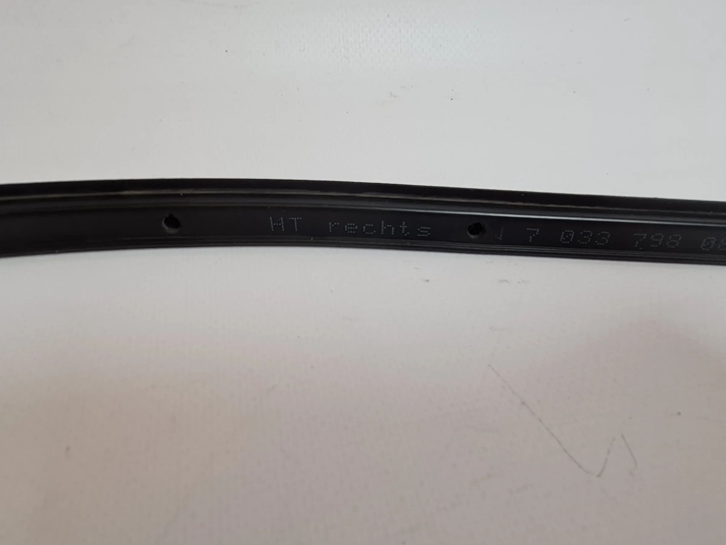 BMW 5er E60/E61 Türdichtung Dichtung Rechts Hinten 51.22-7033798 (Original)