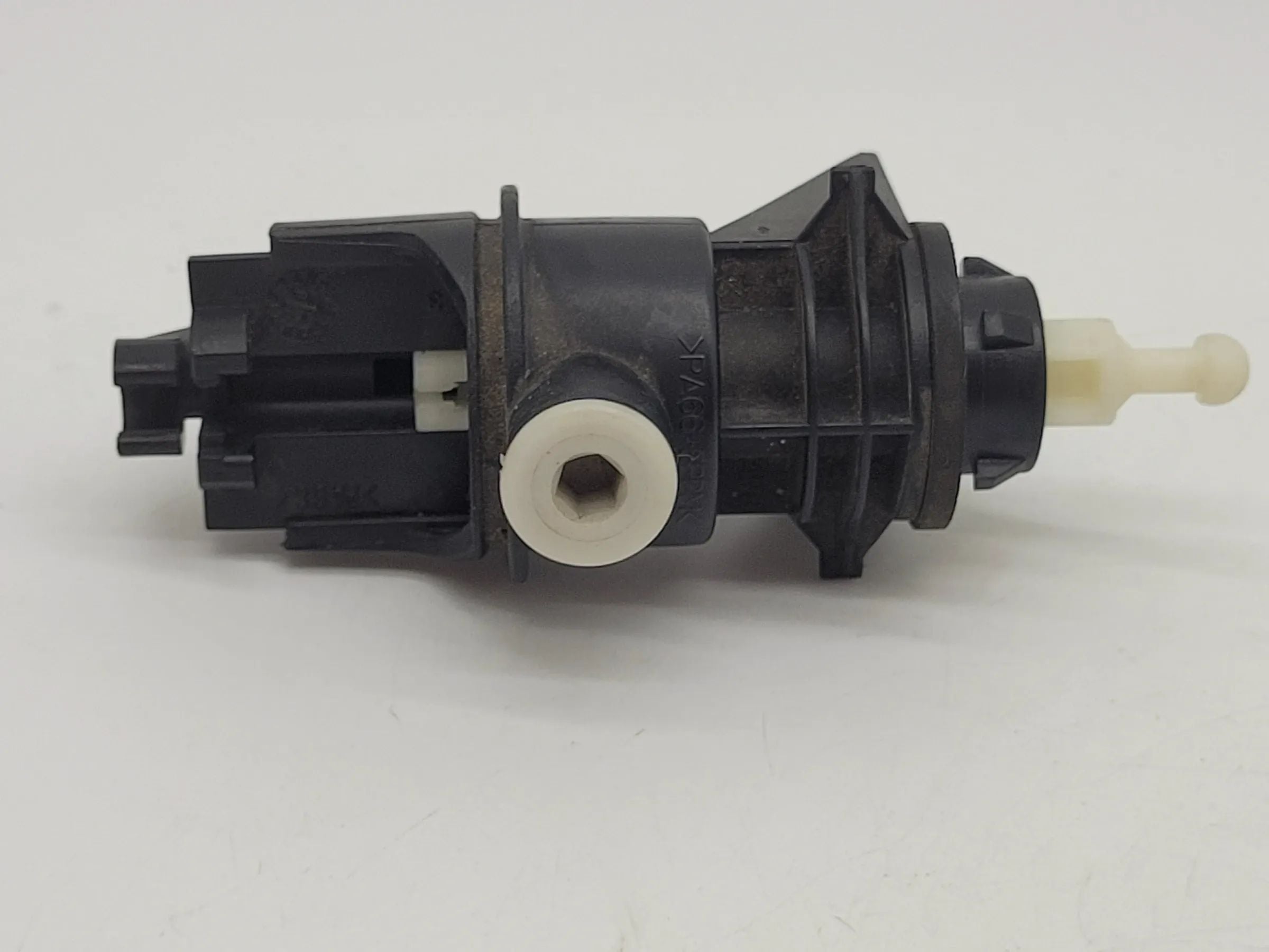 Dacia Logan LS/KS Scheinwerfer Stellmotor LWR L/R (8200211006) (Original)