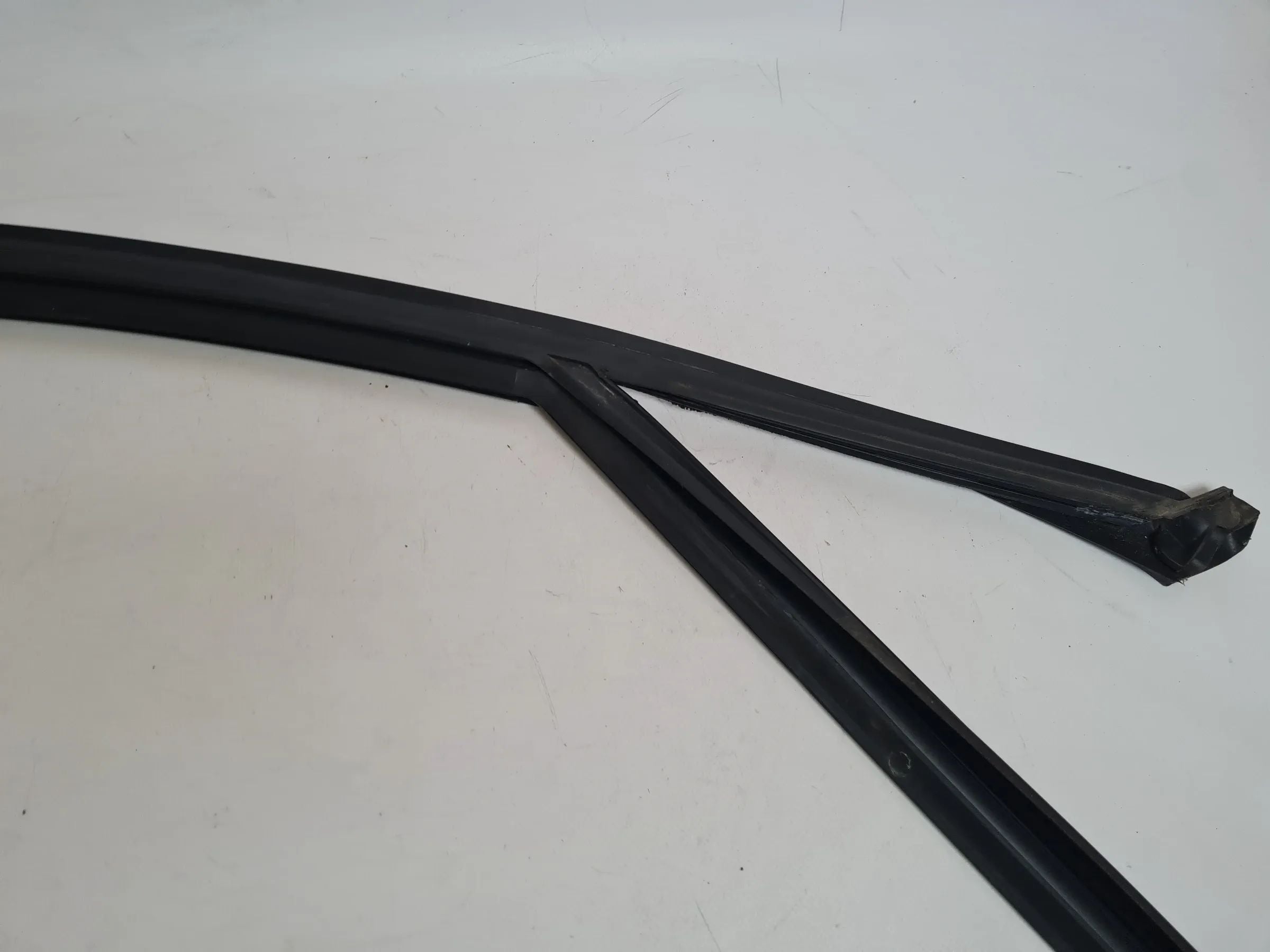 BMW 3er Touring E91 Fenster Dichtung Gummi Vorne Rechts 16850 Original