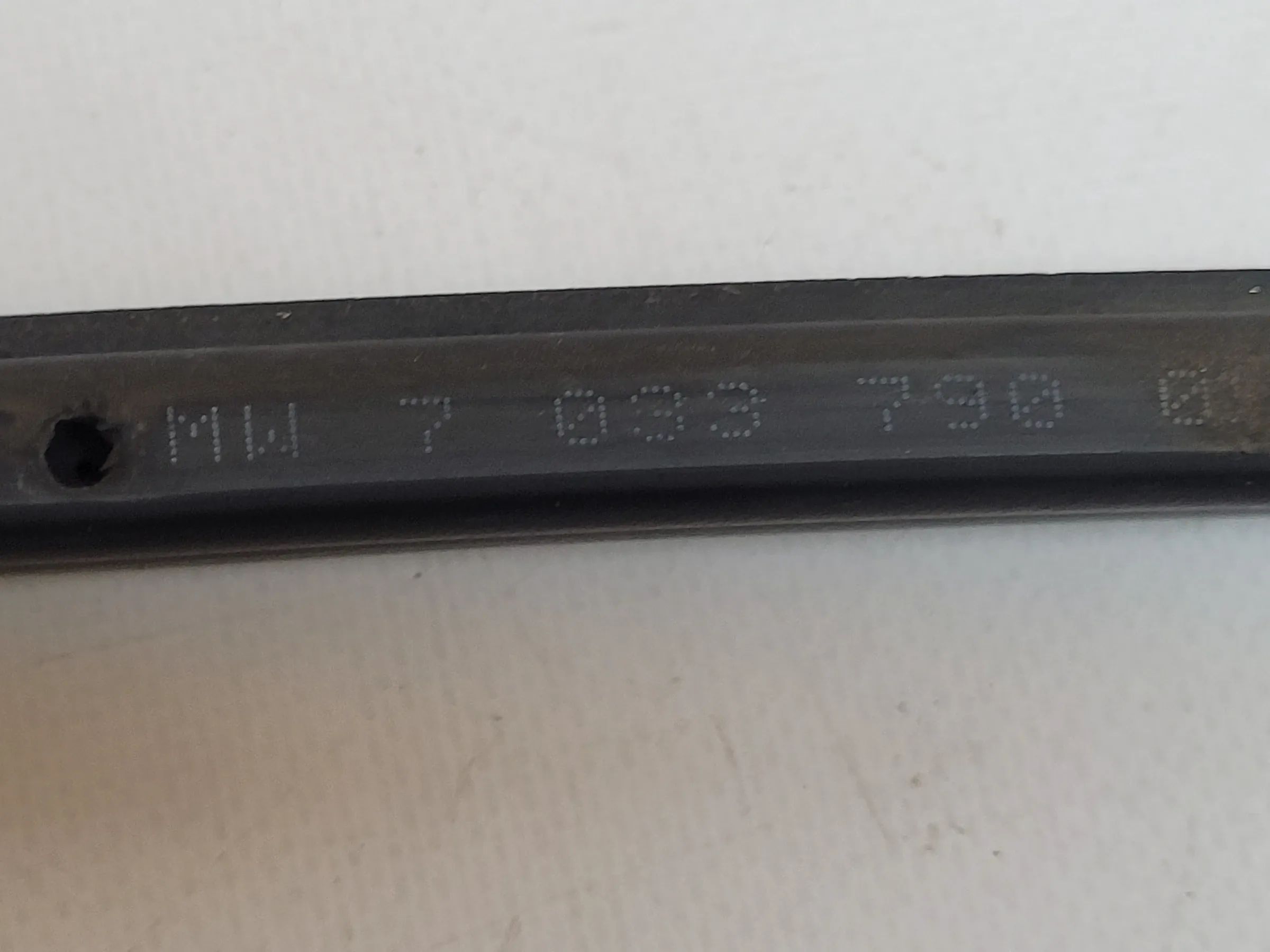 BMW 5er Touring E61 Dichtung Gummi Türgelenk Vorne Rechts 7033790 Original