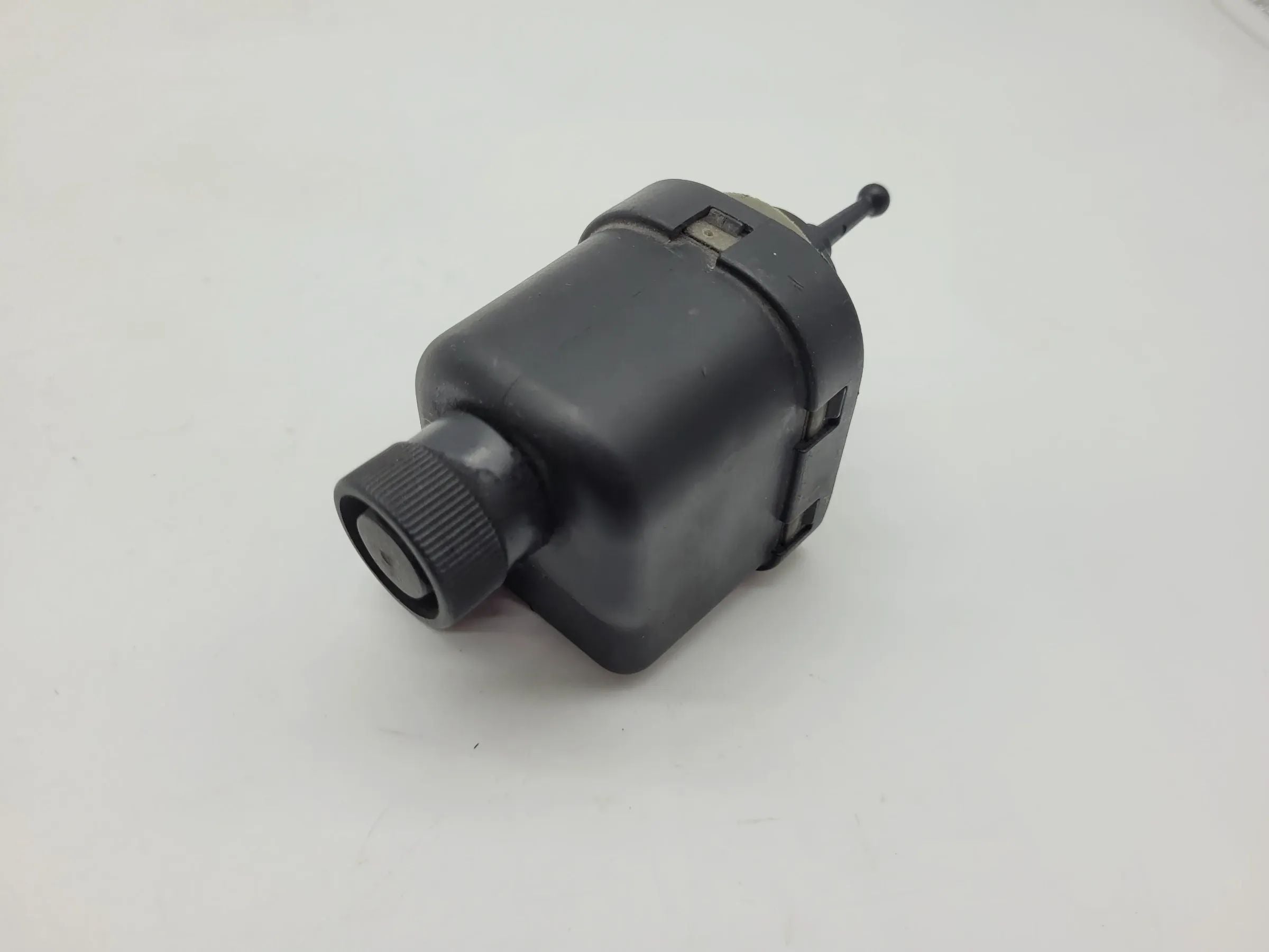 Opel Corsa B S93 Scheinwerfer Stellmotor LWR L/R (Original)